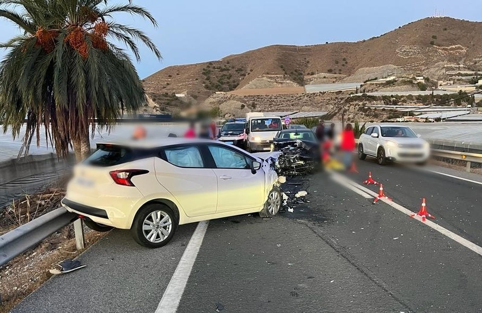 Accidente de tráfico: dos personas heridas tras una colisión múltiple en Carchuna