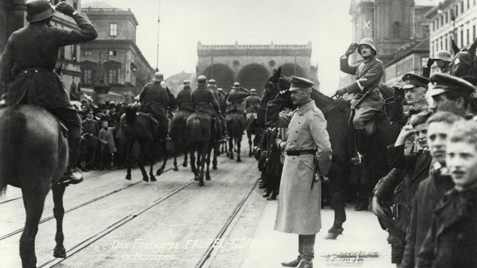Paramilitares de los Freikorps en Munich, 1919.