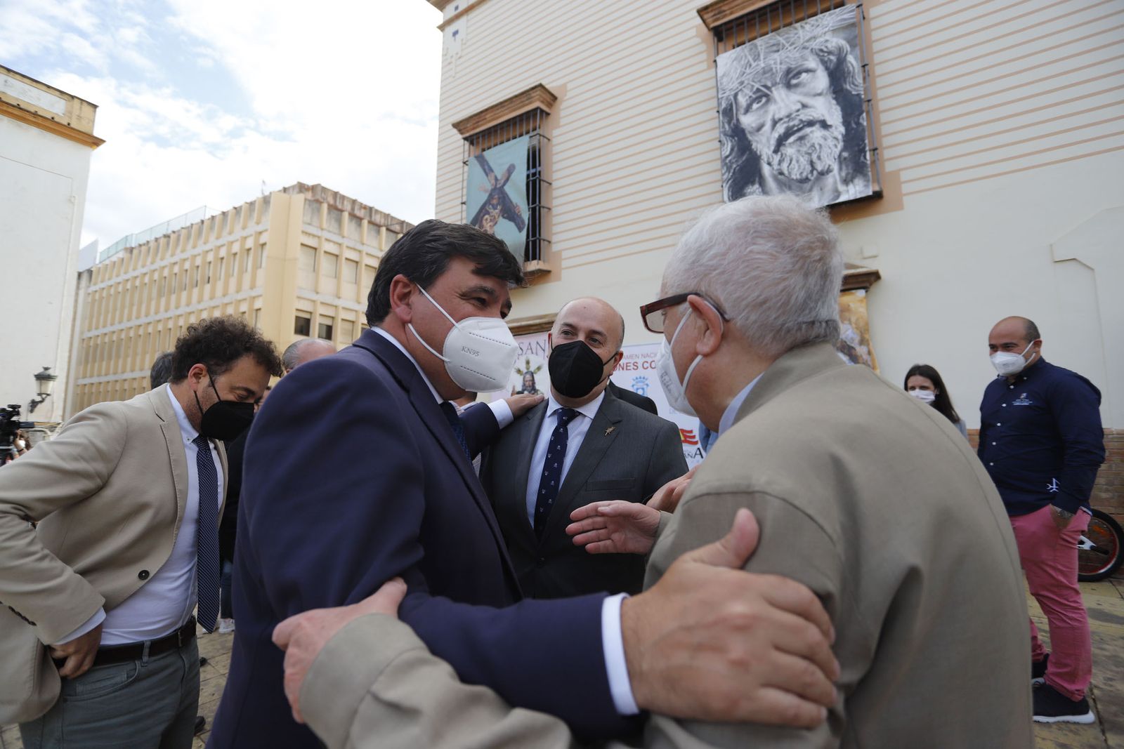 Entrega de los premios del certamen de arte 'Balcones Cofrades' y el concurso escolar de pasos y carteles de Semana Santa 'Ciudad de Huelva'