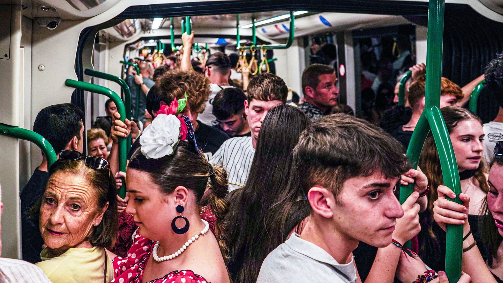 Enlatados, pero con la ilusión de llegar hasta el Ferial