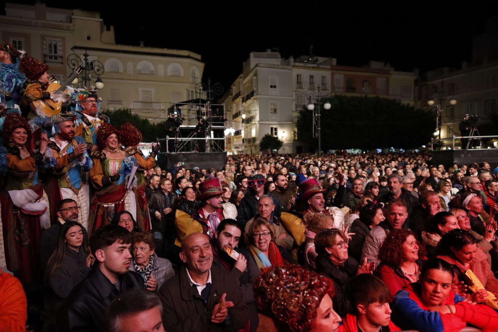 Cortejo, acto y quema del Dios Momo del Carnaval de Cádiz 2026