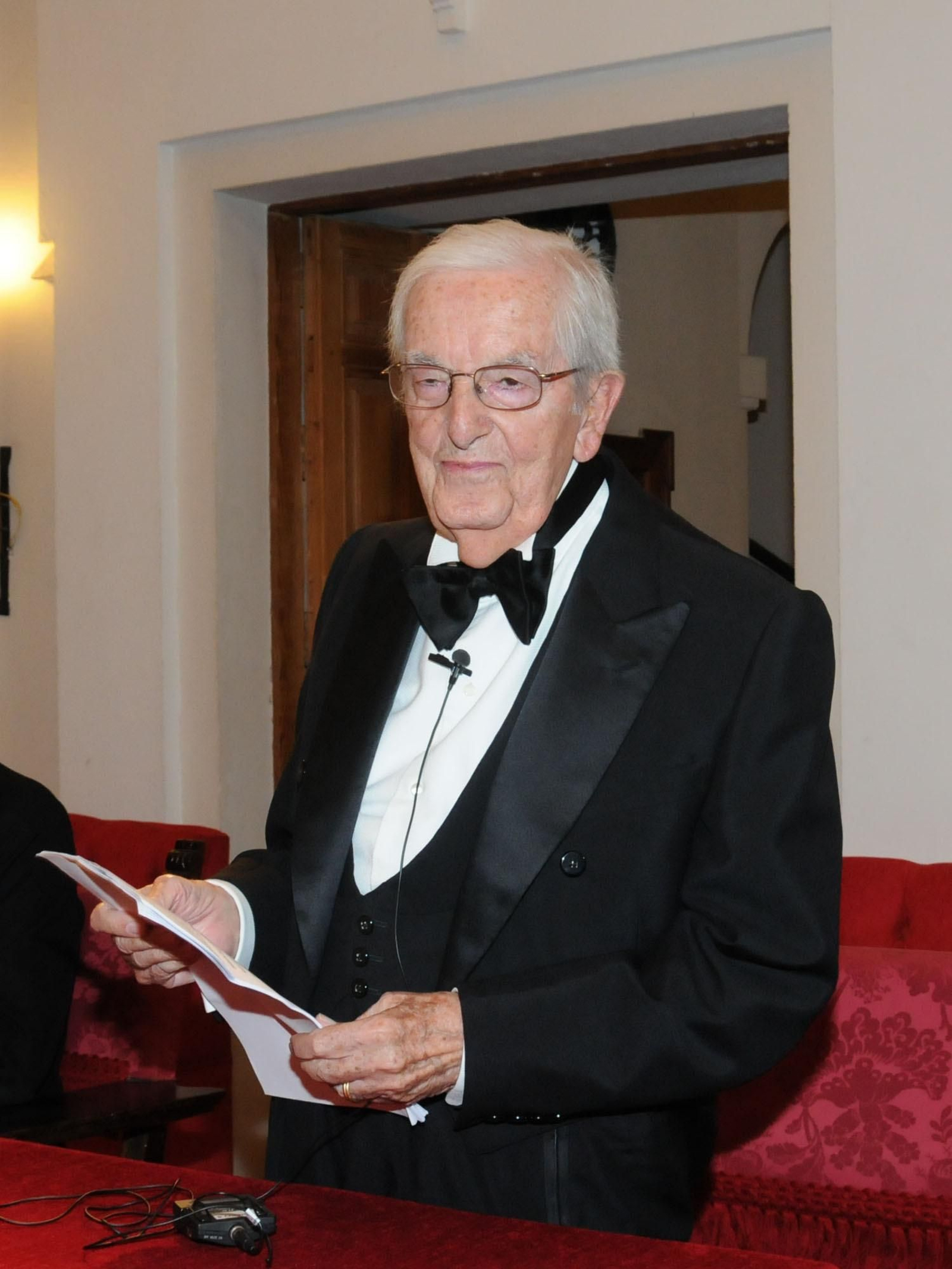 El Académico de Honor de la RAMSE fallecido, el doctor Manuel Cruz Hernández.