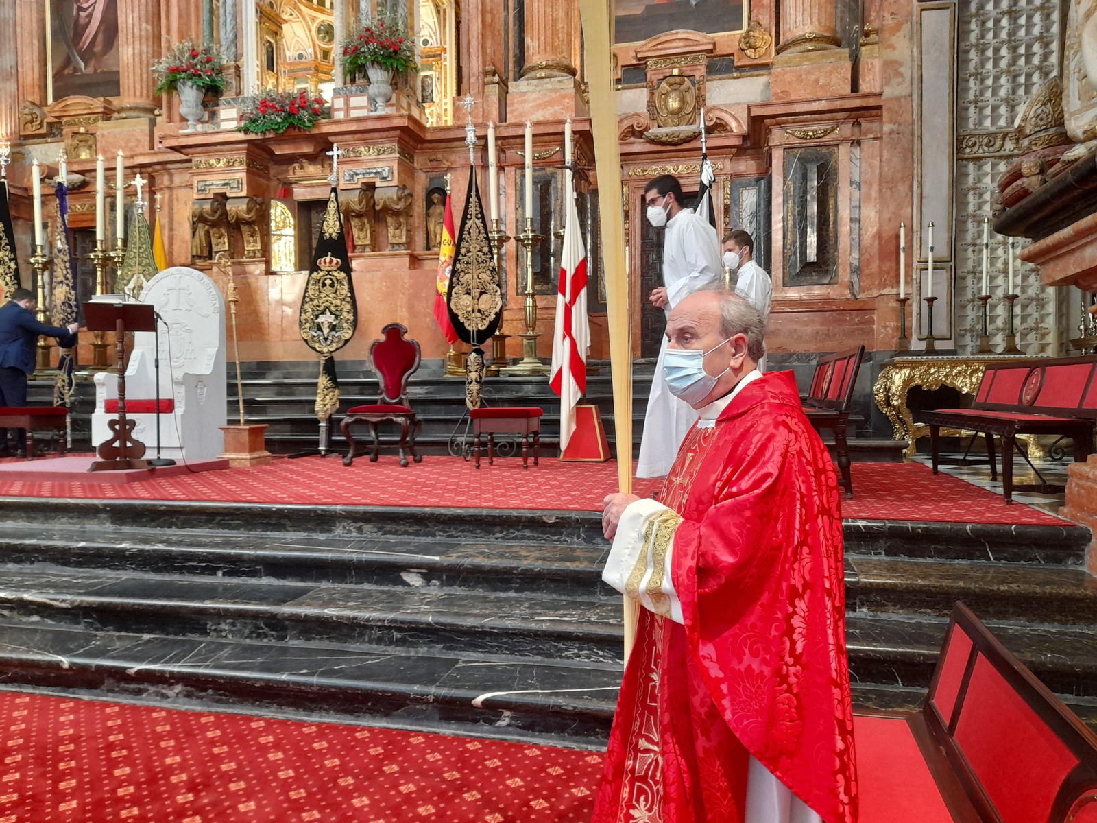 La misa de la bendición de las palmas en la Mezquita-Catedral de Córdoba, en fotografías