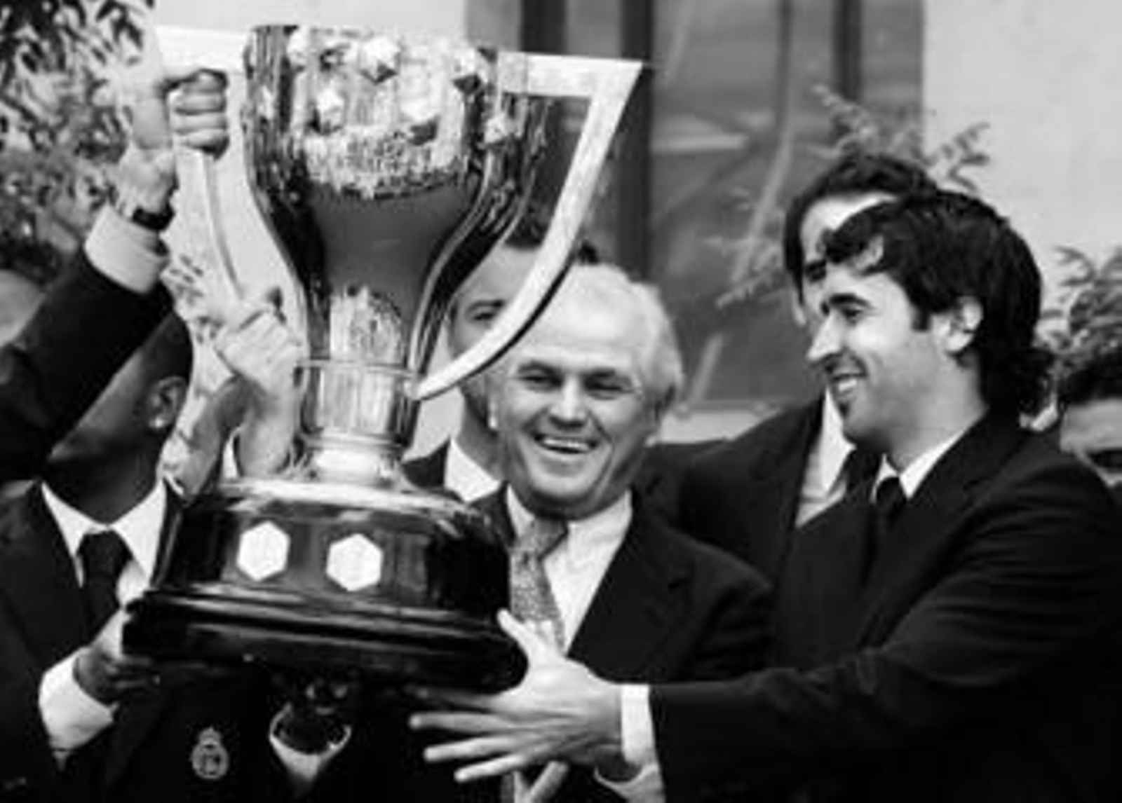 El argentino Garay es el primer fichaje