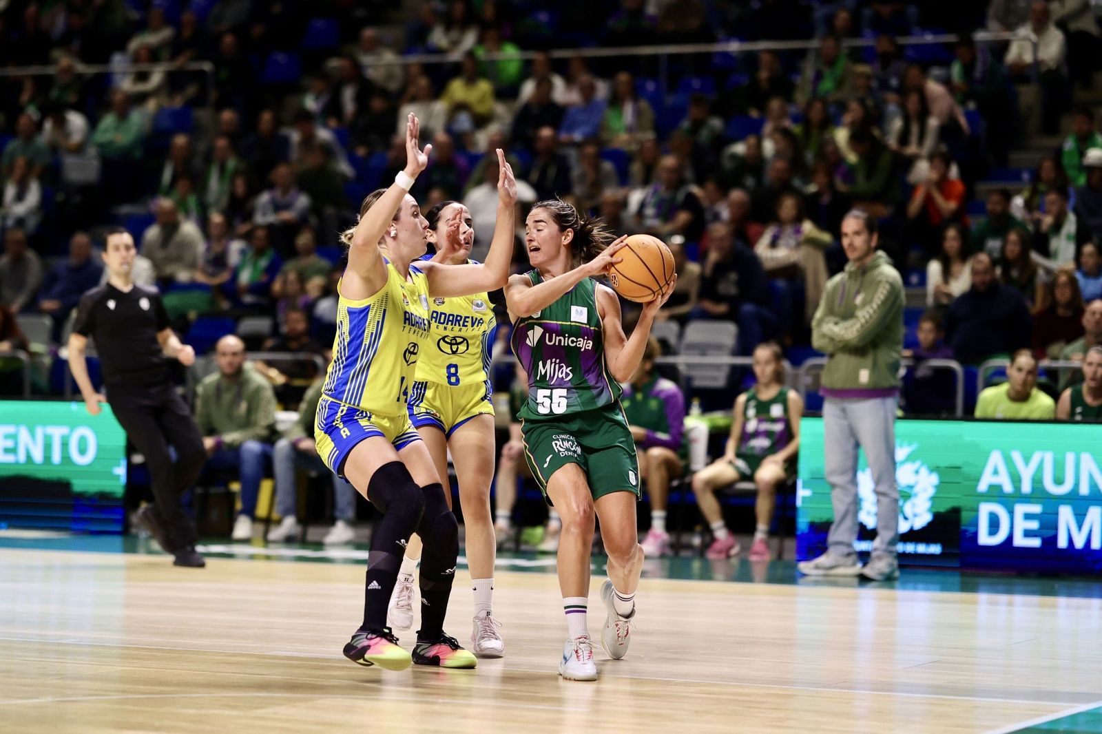 El Unicaja Mijas se da un festín en su visita al Carpena (78-46)