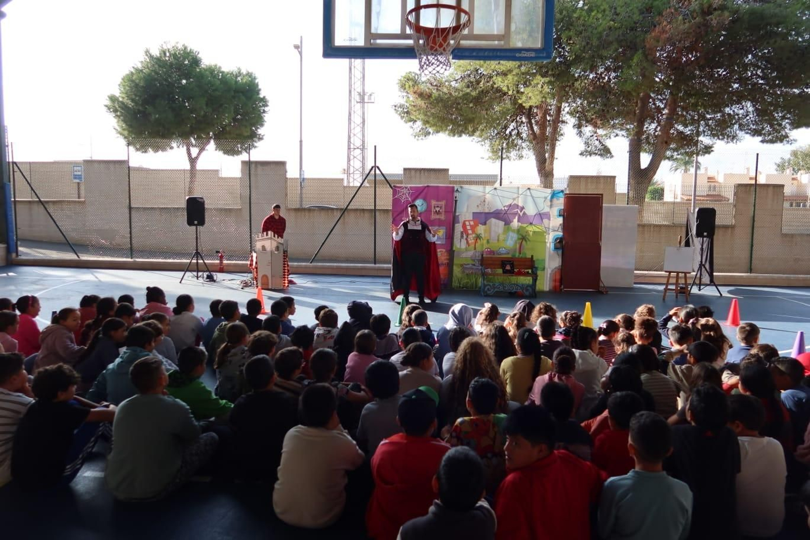 Momento de las actividades de sensibilización en el colegio. Momento de las actividades de sensibilización en el colegio.