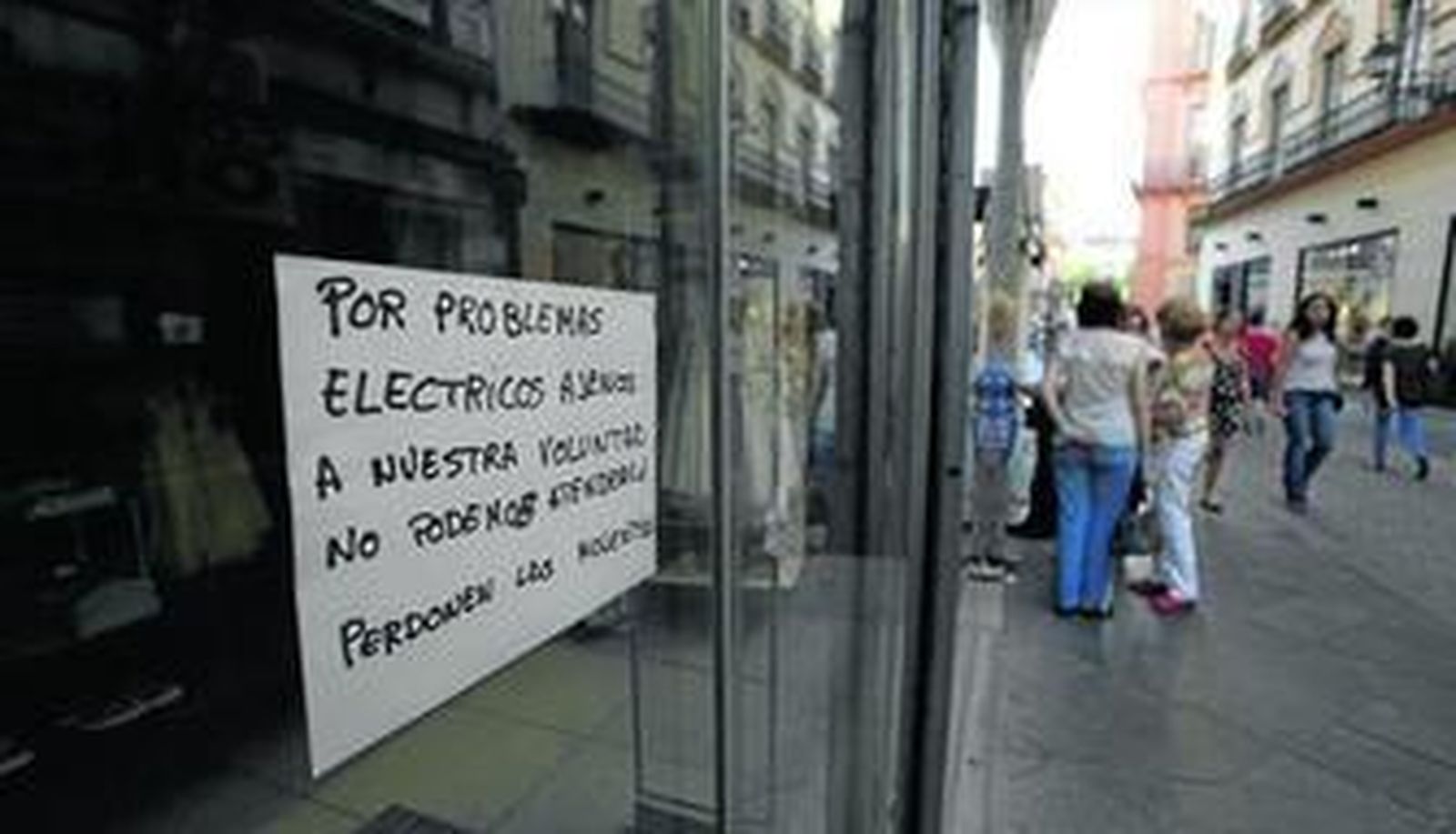 Uno de los establecimientos cerrado por el corte del suministro eléctrico.