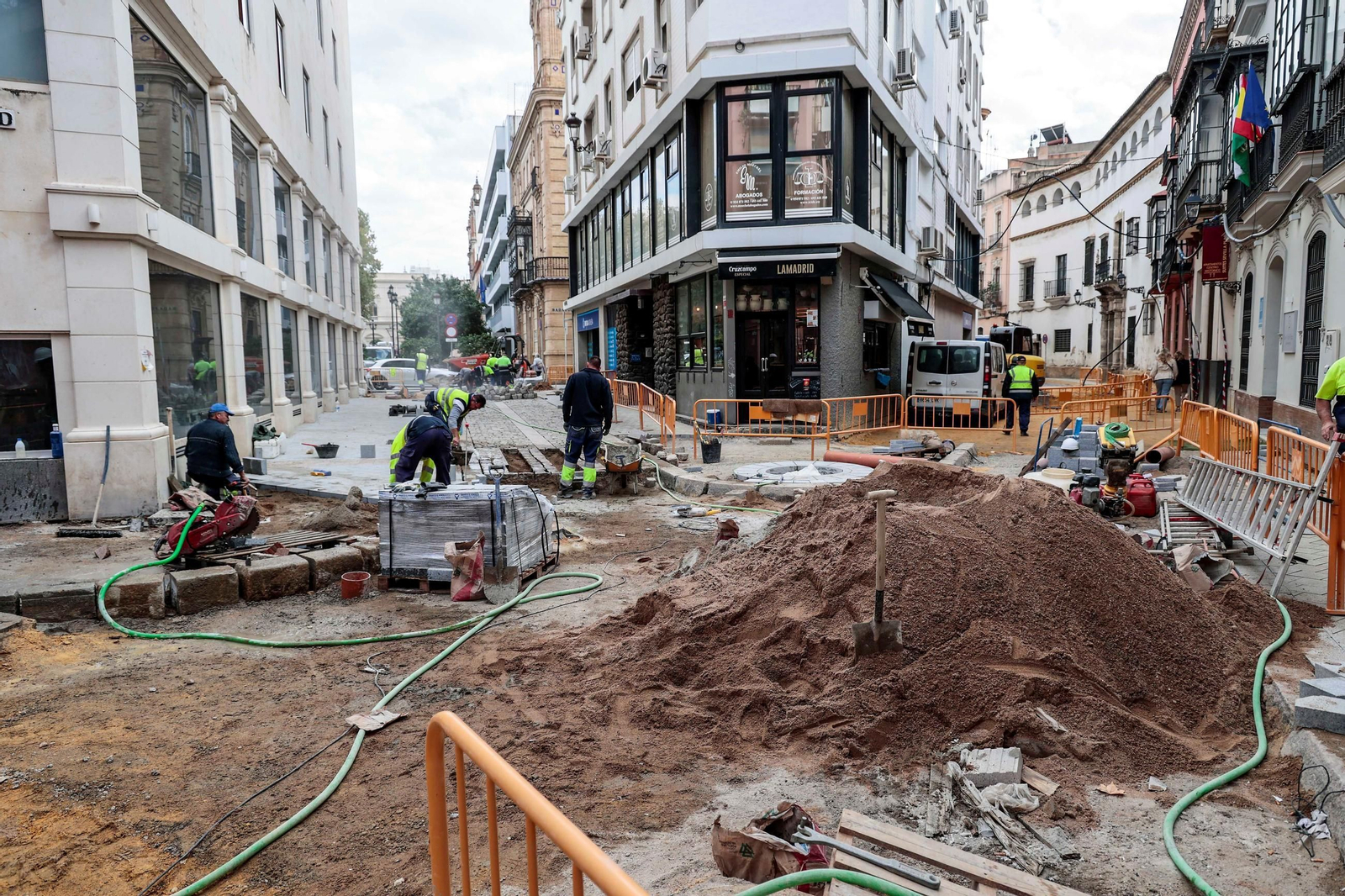 Situación en la que se encuentra el cruce con la calle Madrid.