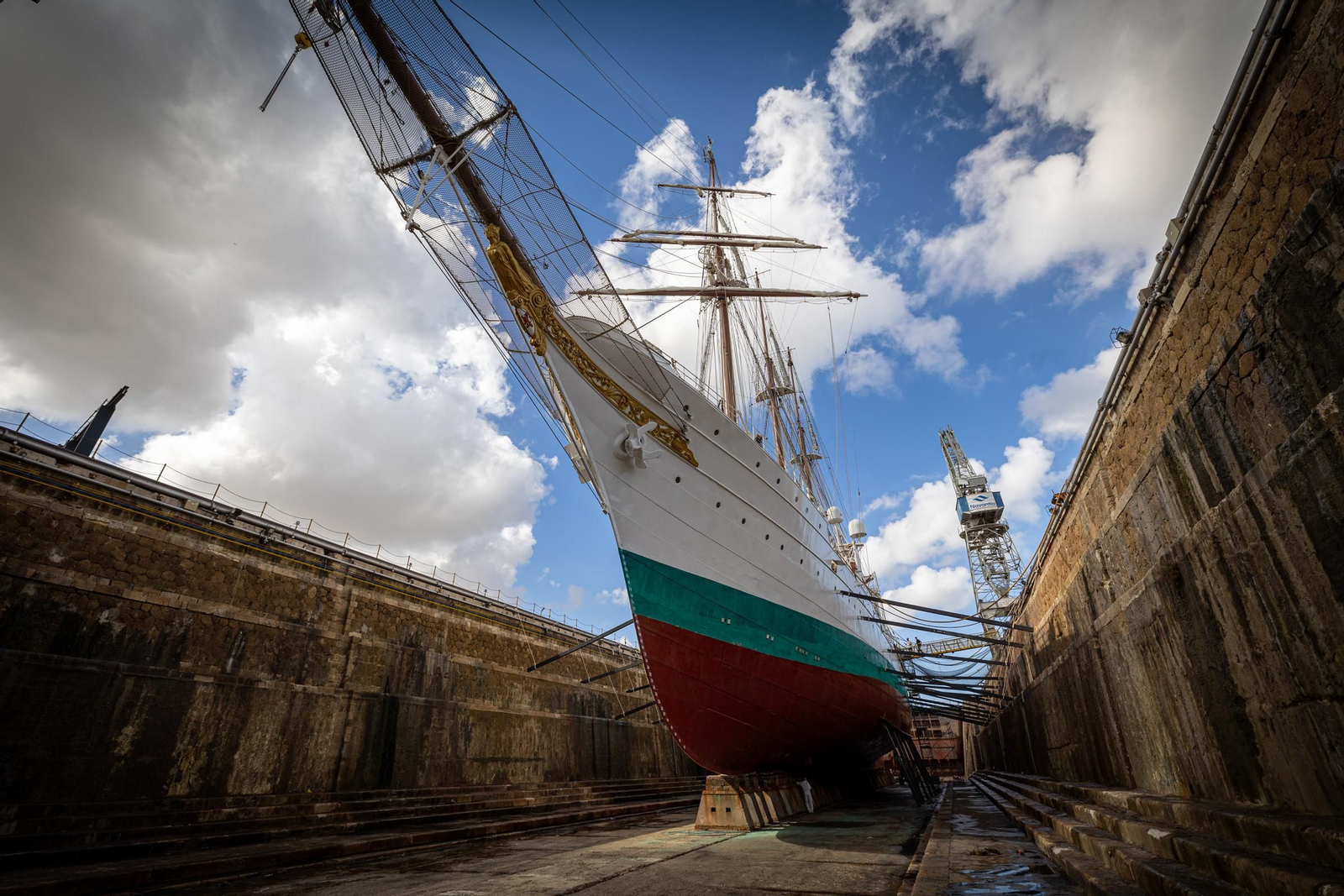 Un recorrido completo por las obras del buque escuela 'Juan Sebastián de Elcano'