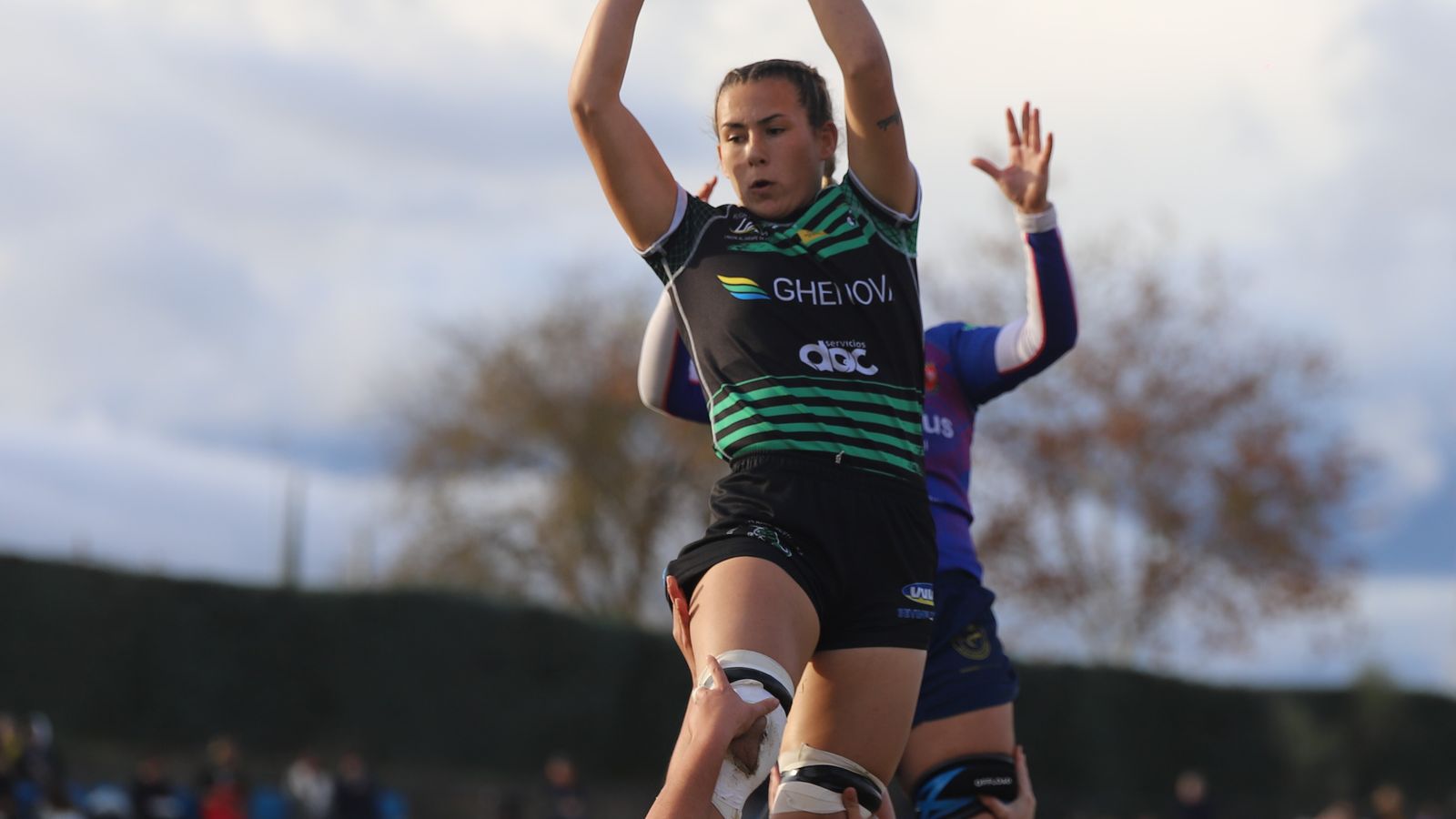 Ana Peralta gana una touch.