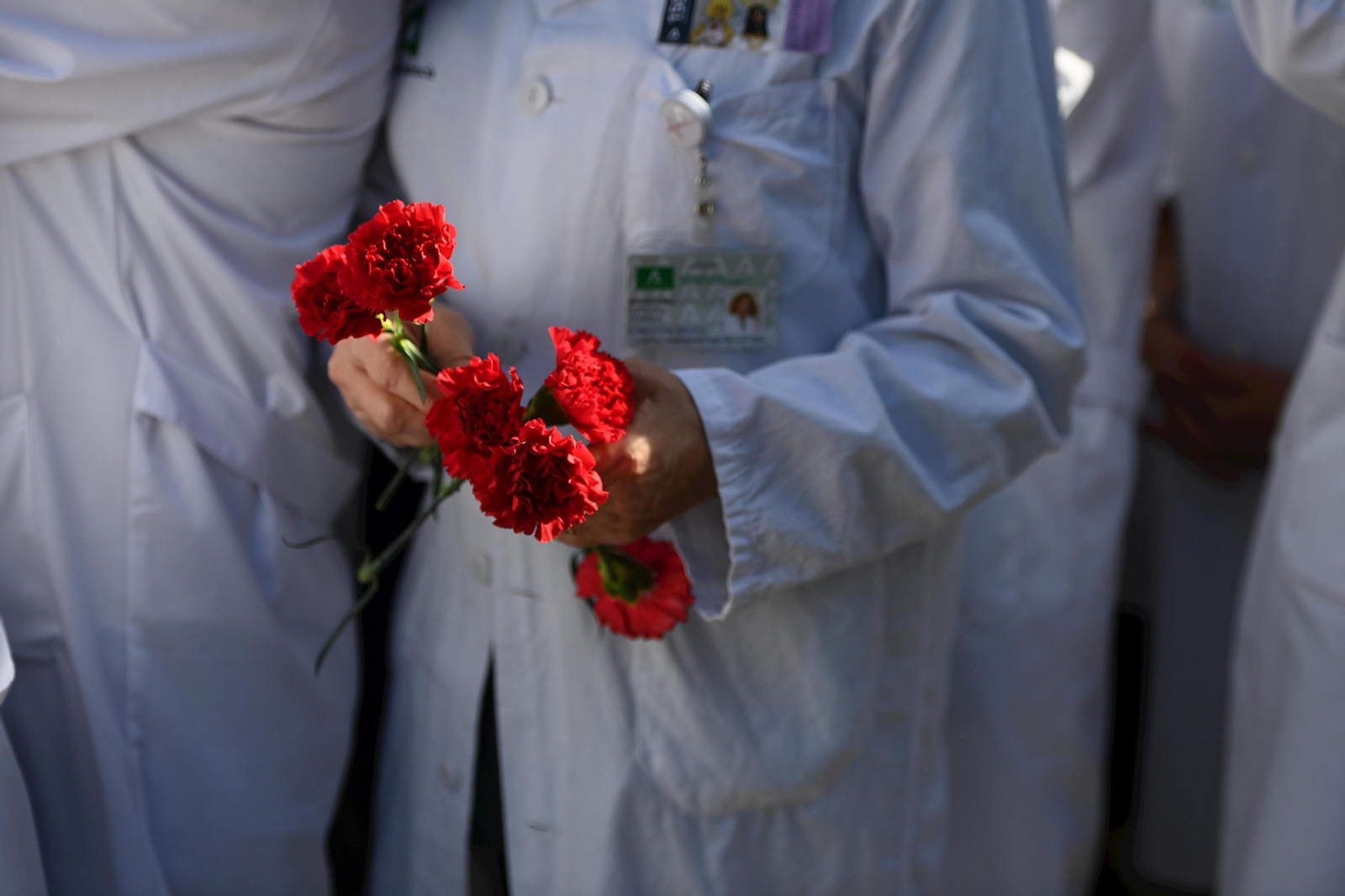 La misa del alba y el traslado del Cautivo, en fotos
