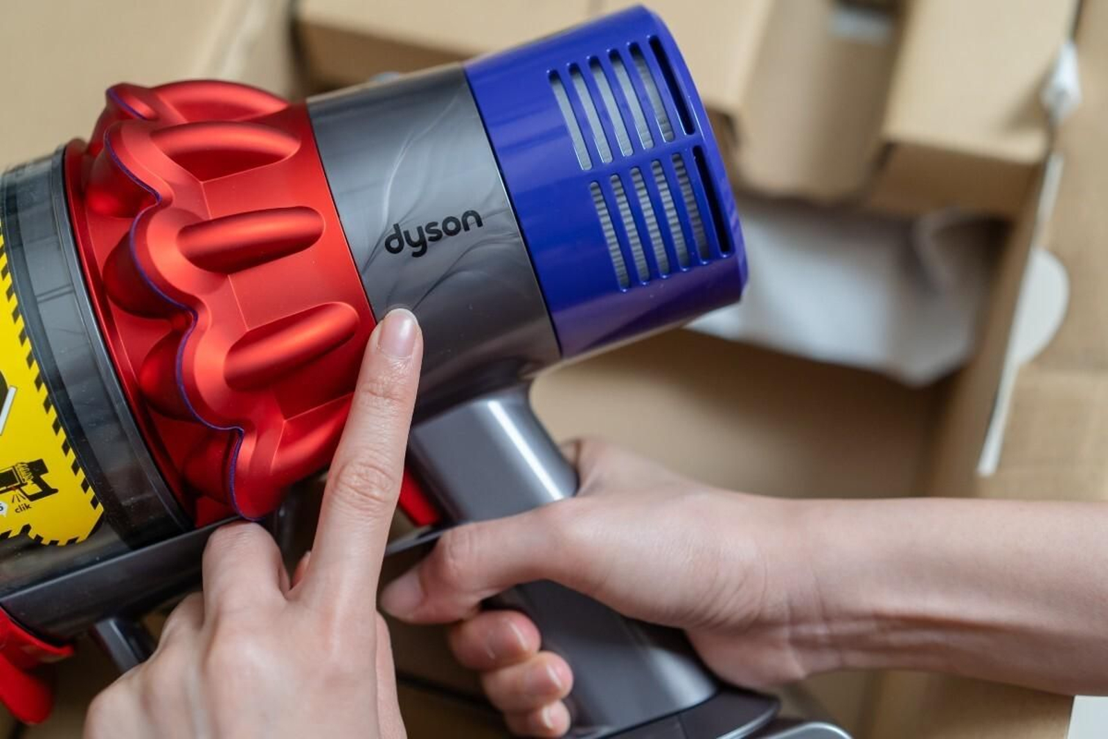 Dyson tira los precios de sus aspiradoras sin cable, ¡hasta 100 euros de descuento!