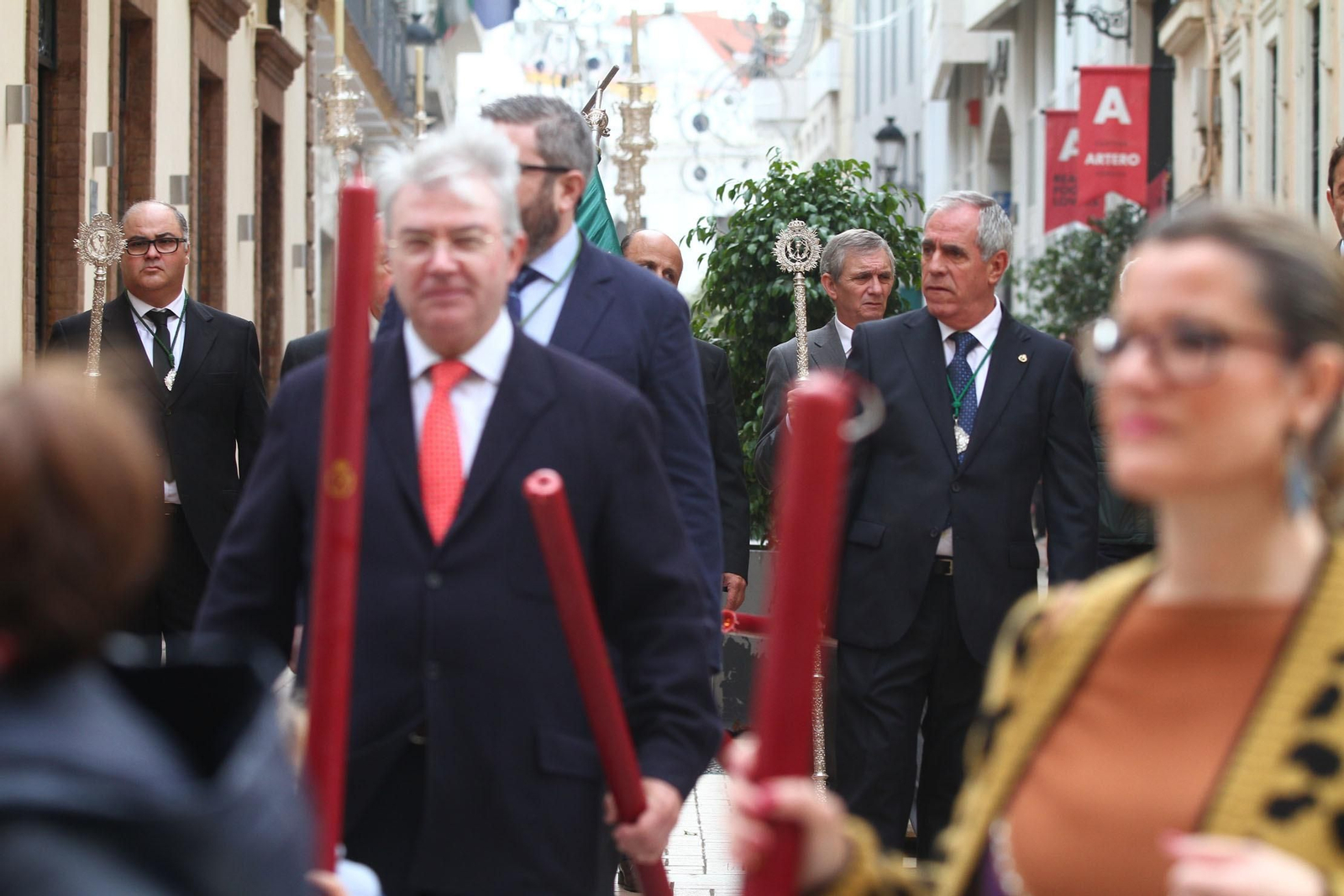 Procesión Solemne  de la Hermandad de La Vera Cruz, con el Santísimo Sacramento.