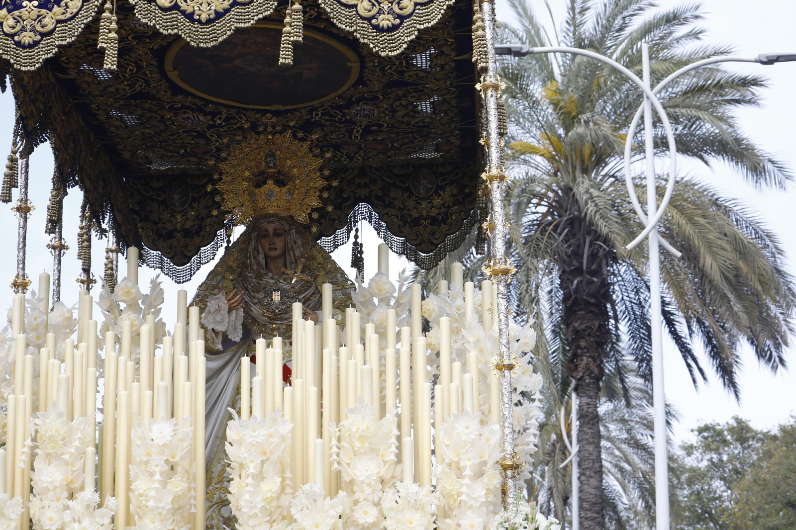 Lunes Santo en Córdoba: La procesión de la Merced, en imágenes