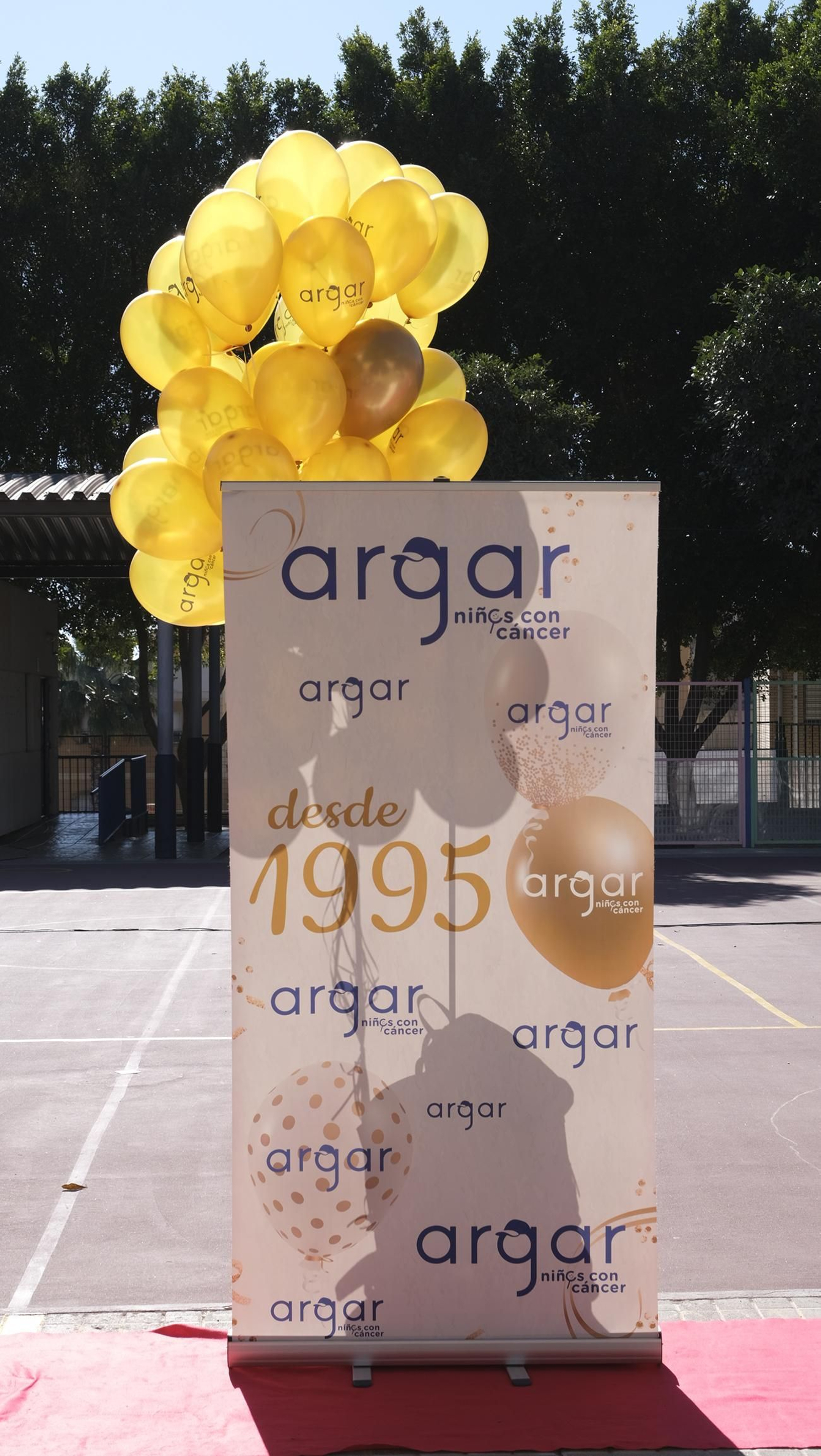 Día Internacional Contra el Cáncer Infantil en el CEIP 28 de Febrero, en imágenes