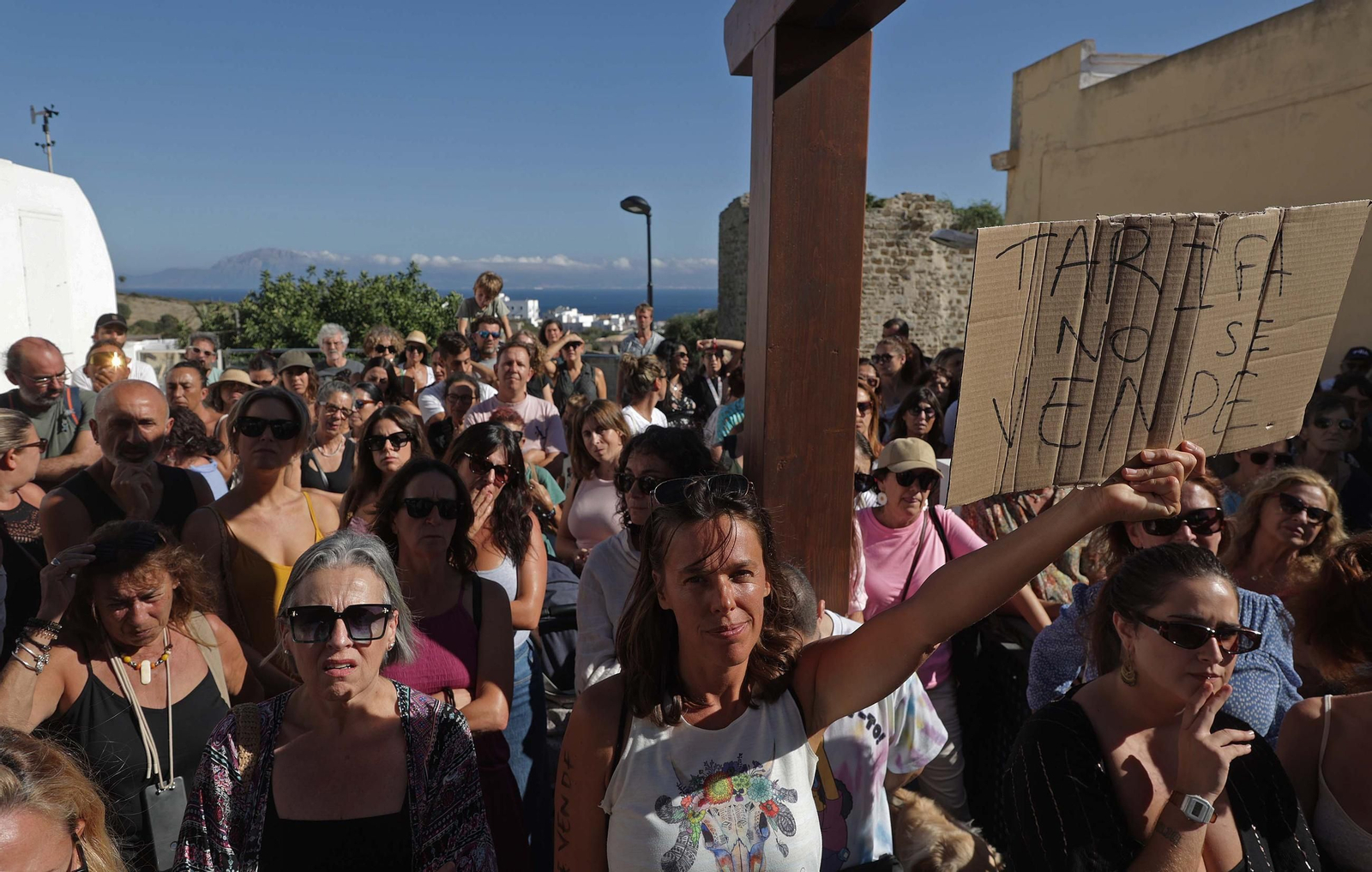 Fotos de la manifestación contra la reforma del frente litoral en Tarifa
