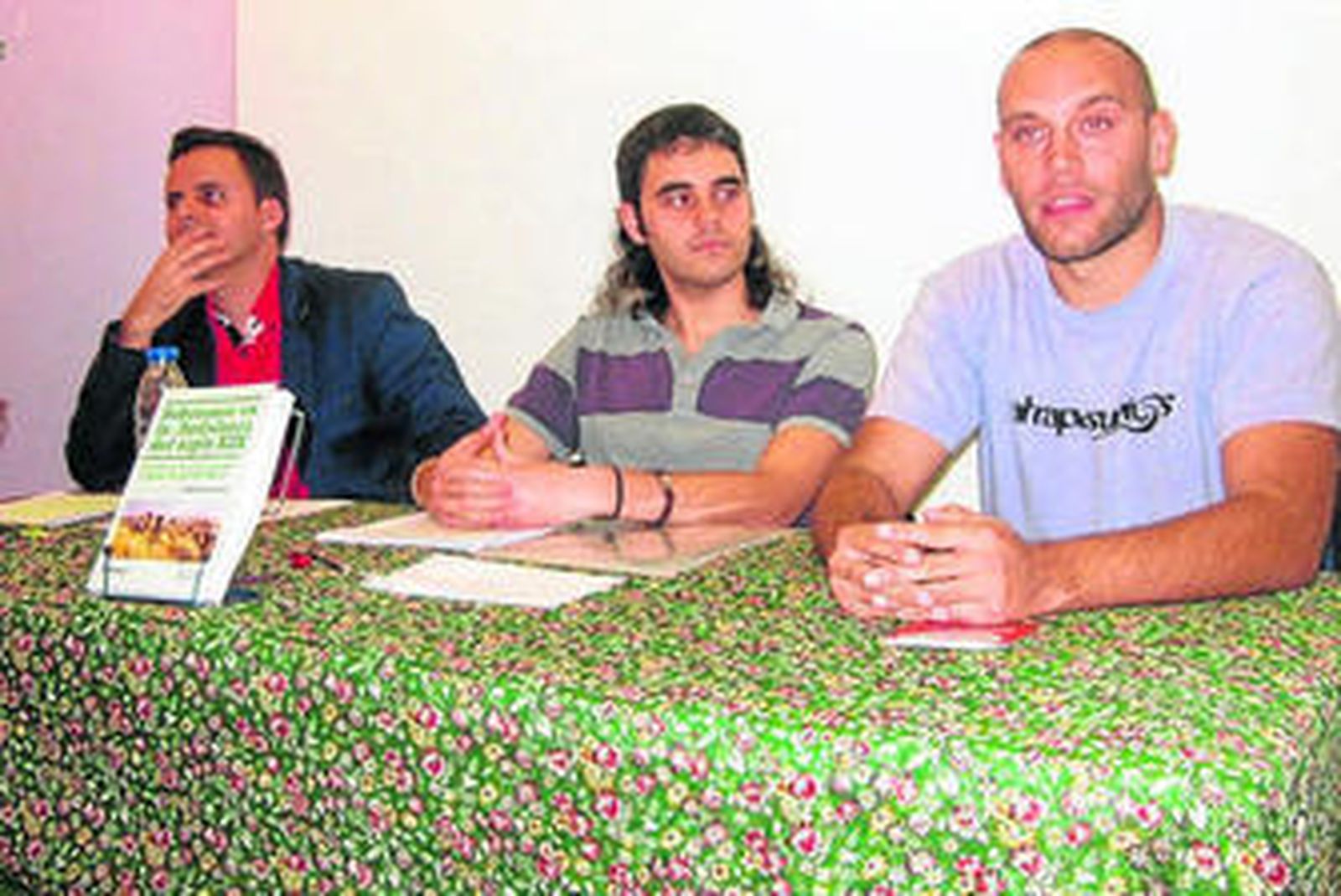 La presentación del libro de Pérez Trujillano, en el centro de la imagen.