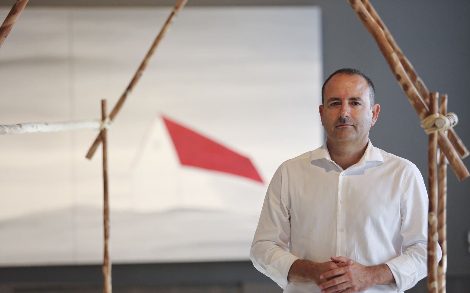 Manuel Castillo, este miércoles, en la presentación de su muestra en la Sala Italcable.