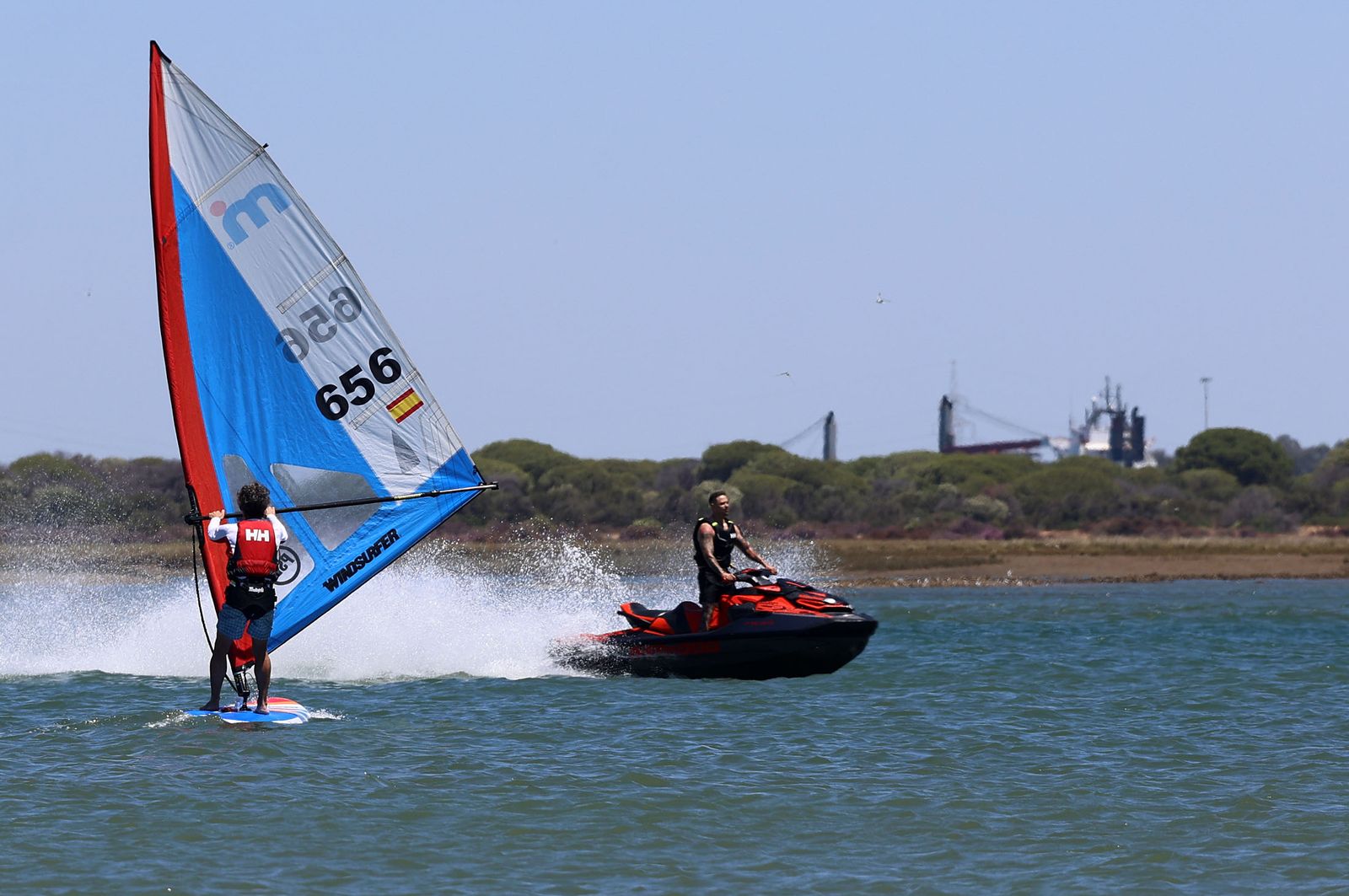 Imágenes veraniegas en Punta Umbría y en las playas de El Portil y La Bota