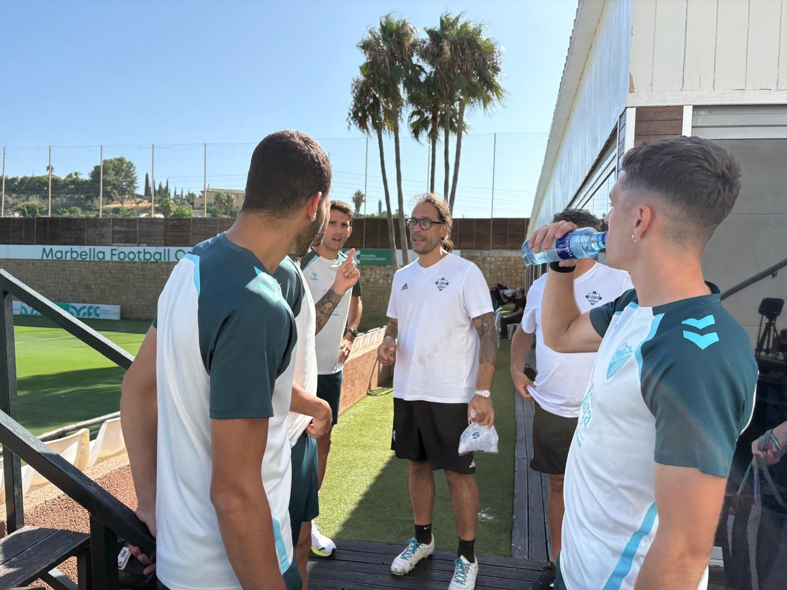 Cesc Fábregas y Fekir, entre los VIPS de Marbella antes del Málaga CF-Al-Wrakh