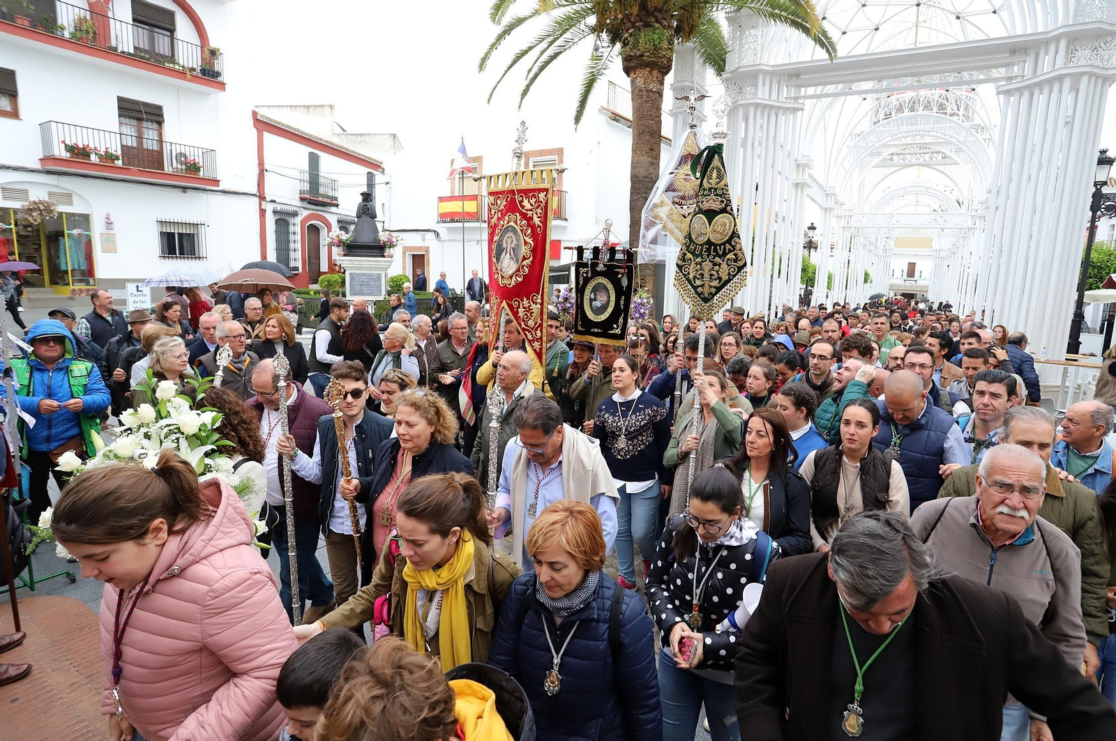 Imágenes de la llegada de la Hermandad del Rocío de Huelva a Almonte