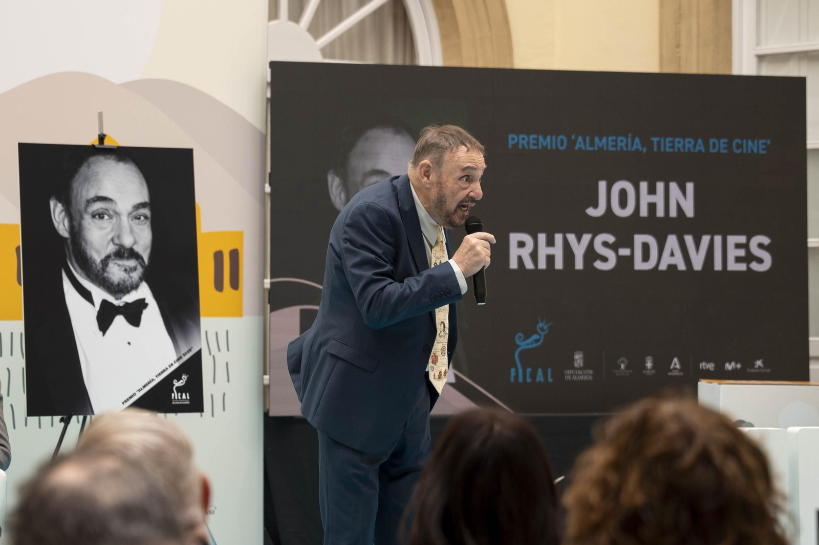 La estrella a JOHN RHYS-DAVIES luce en el paseo de la fama de Almería