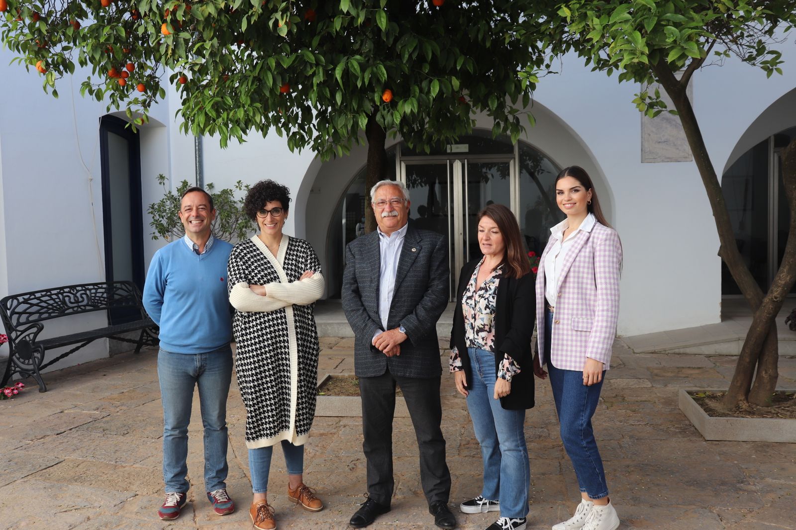 Representantes institucionales durante el desayuno informativo.