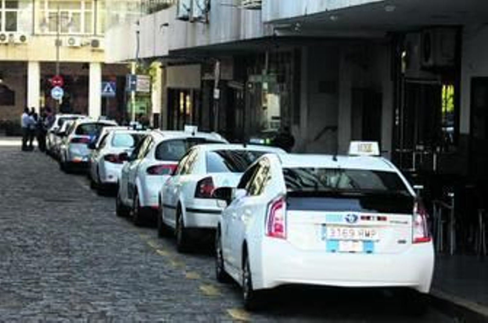 Parada de Teletaxi en la calle Padre Marchena de Huelva capital.