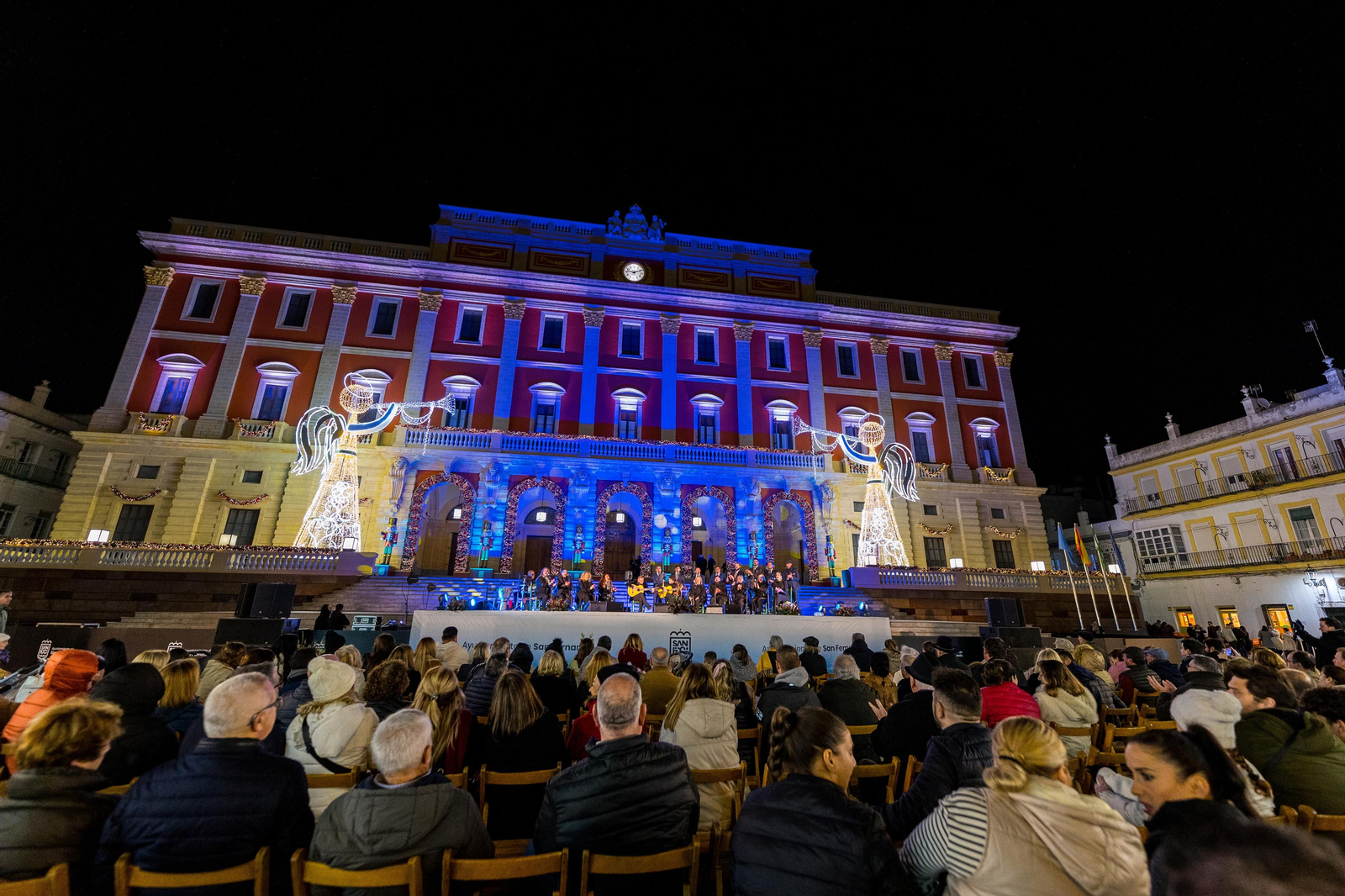 Imágenes de la final del Concurso de Coros de Campanilleros de la peña Chato en San Fernando.