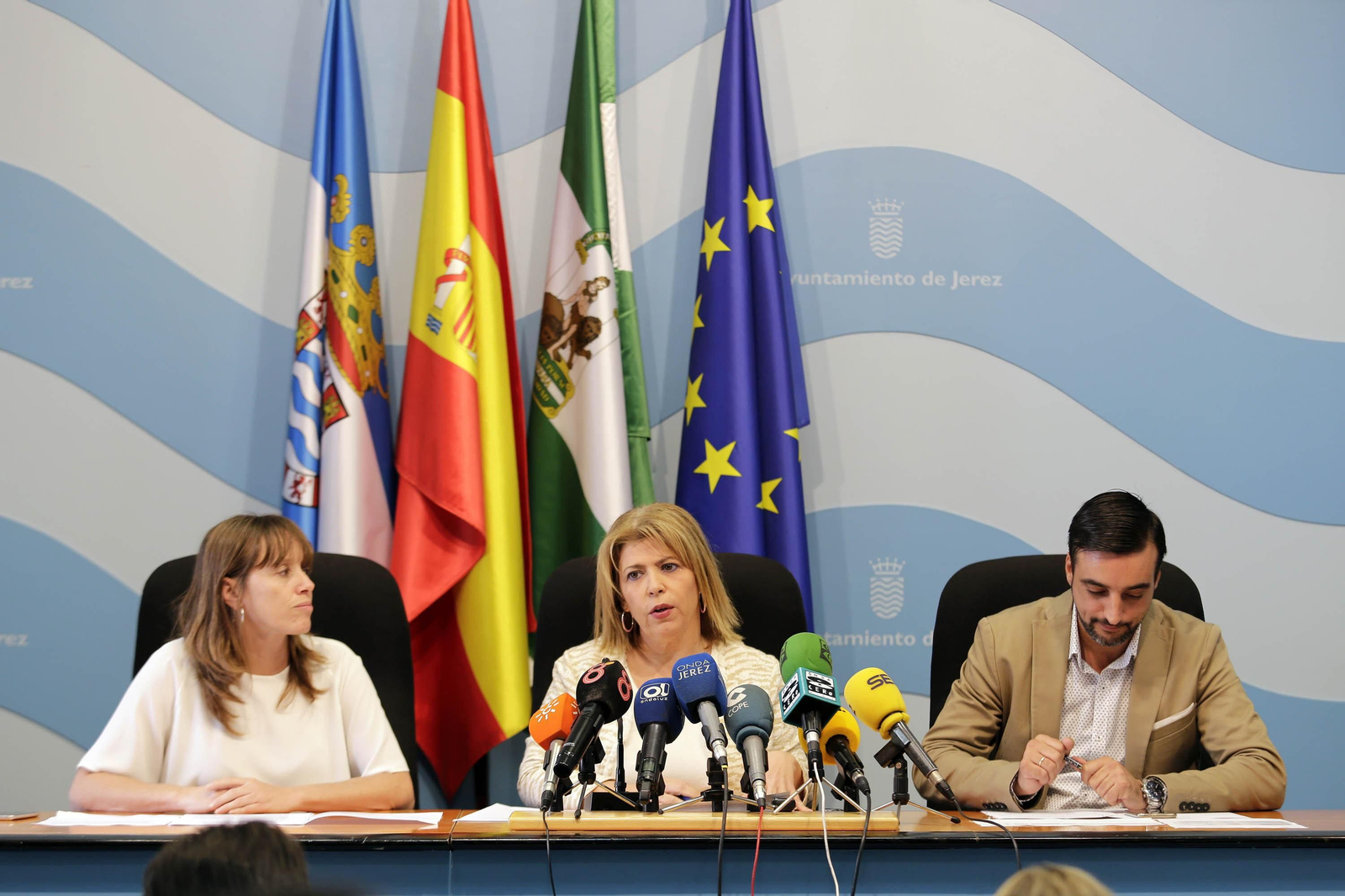 La alcaldesa, Mamen Sánchez, con los ediles Laura Álvarez y José Antonio Díaz, en una comparecencia a principios de semana.