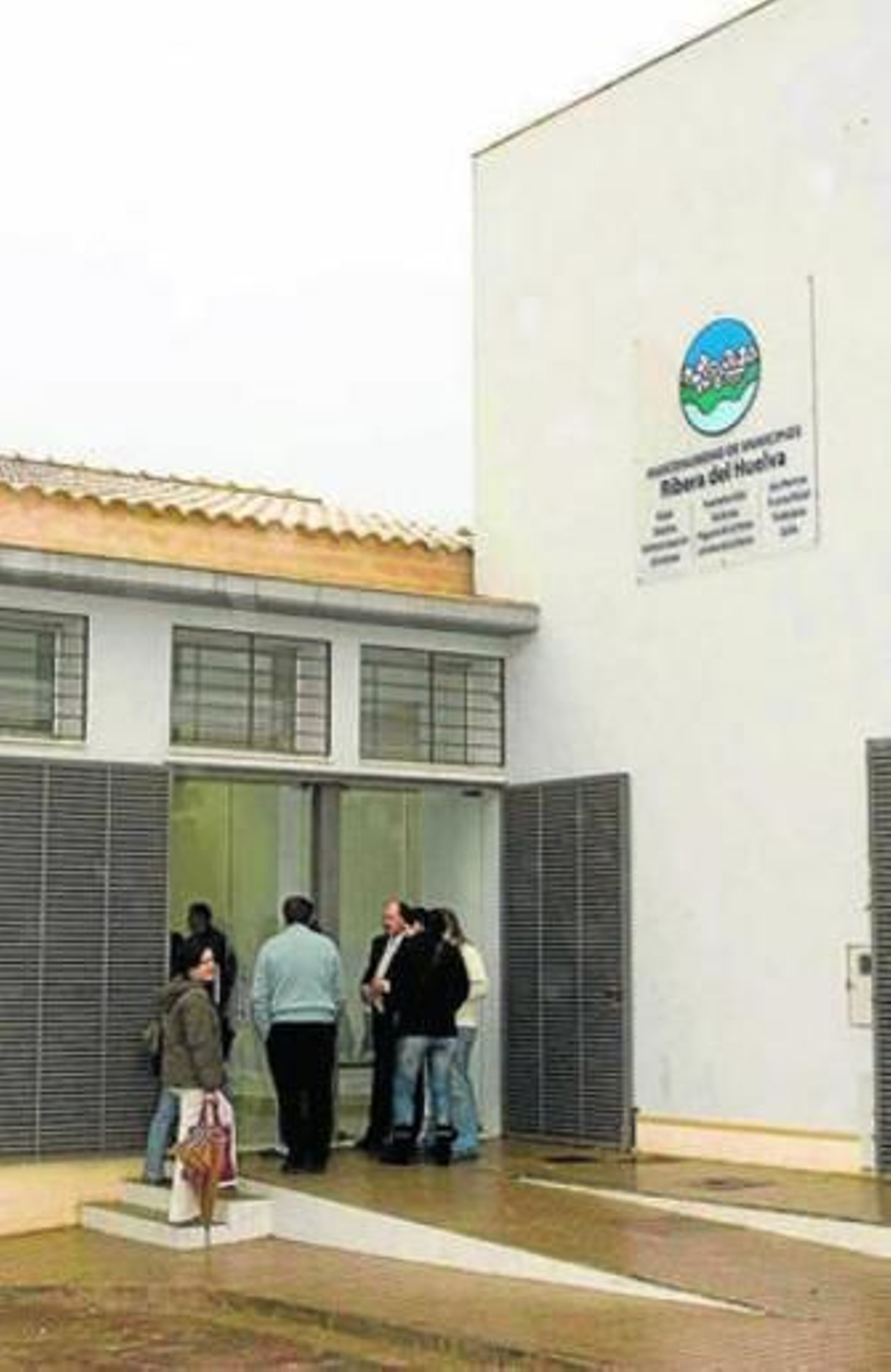 Entrada principal de la sede de la Mancomunidad Ribera del Huelva.