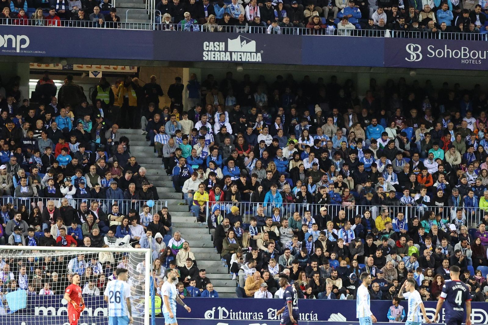 Búscate en las gradas en el Málaga-Deportivo