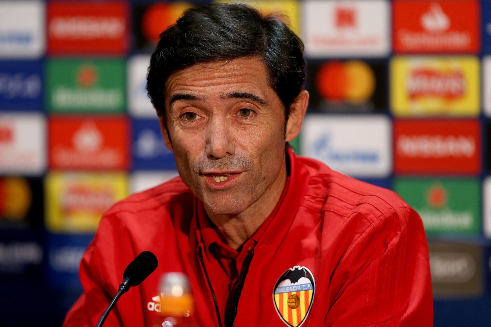 El Valencia llega con Mourinho  en el alambre