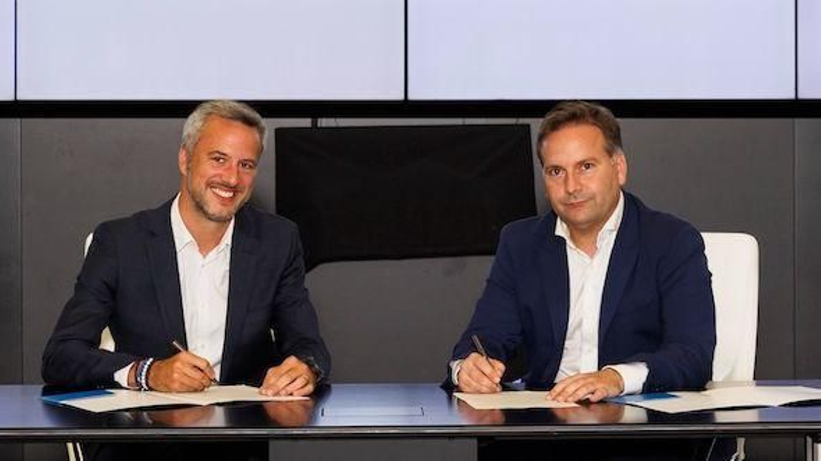 Adrien Souchet, de Moeve, y Julio Espadas, de ID Energy