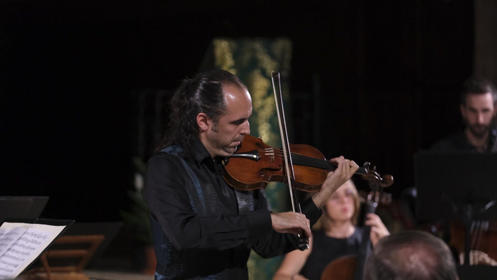 Concierto de la OCAL y del violinista Jesús Reina en Vélez Blanco, en imágenes