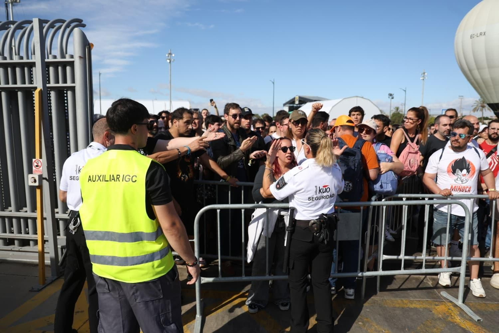 Enfado entre los asistentes que no podían entrar a la Comic Con.
