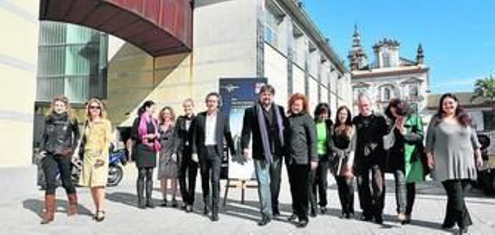 El elenco vocal de 'La Valquiria' junto a su director artístico, Pedro Halffter, y escénico, Carlus Padrissa.