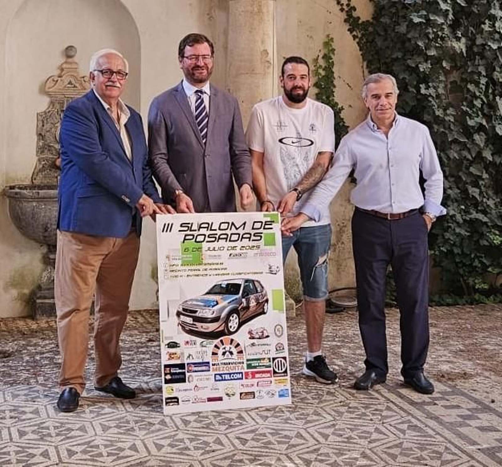Las autoridades y organizadores, durante la presentación del Slalom de Posadas. Las autoridades y organizadores, durante la presentación del Slalom de Posadas.