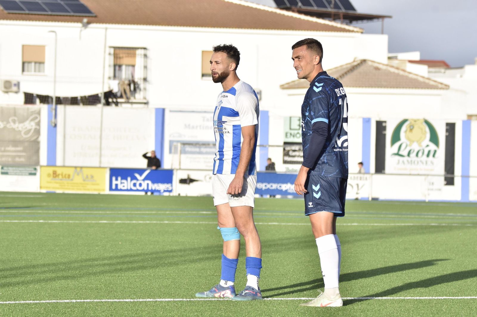 Las fotos del Bollullos CF - Real Balompédica Linense de Tercera Federación (0-0)