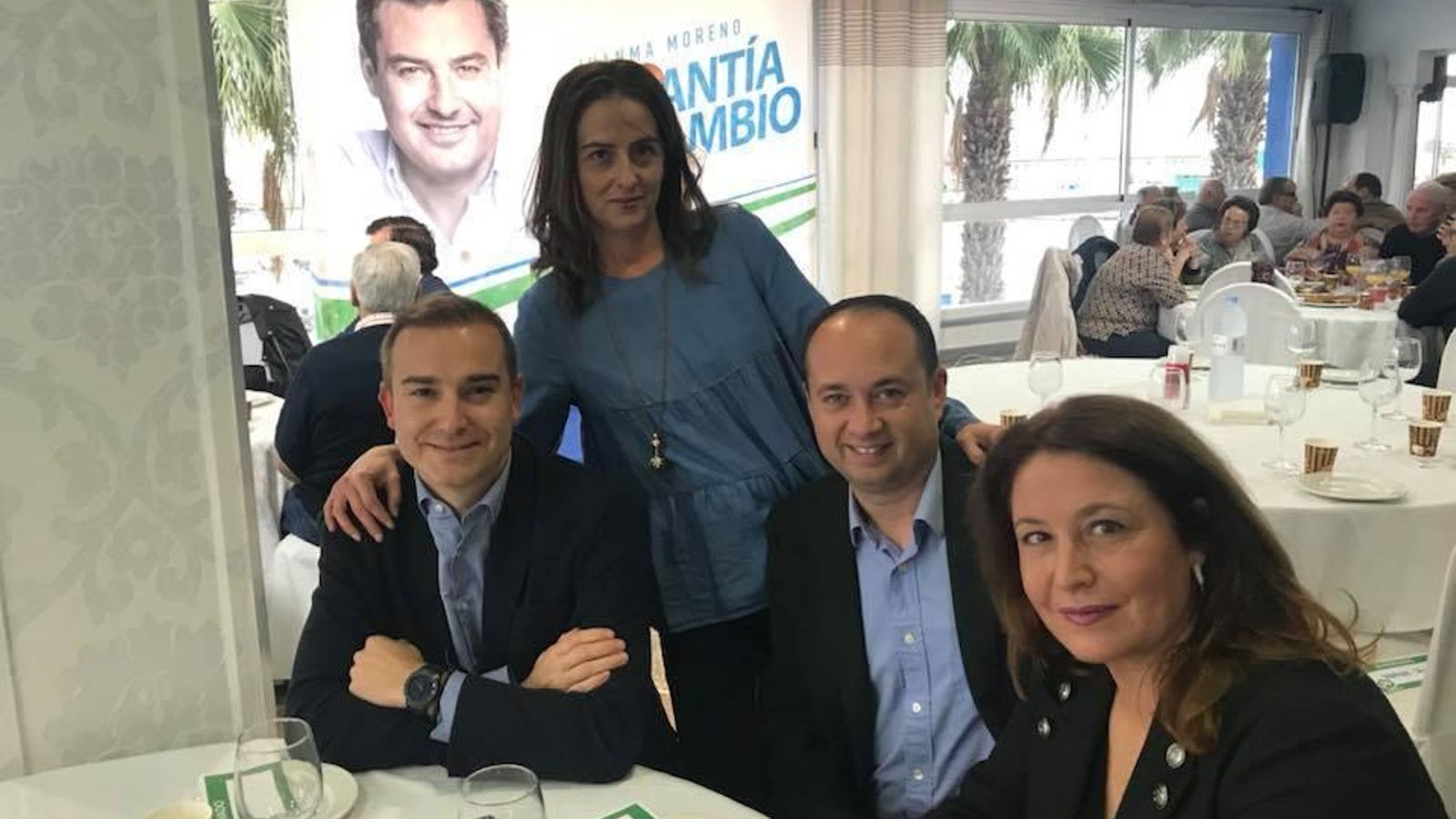 Parlamentarios y candidatos del PP almeriense en un acto de campaña electoral