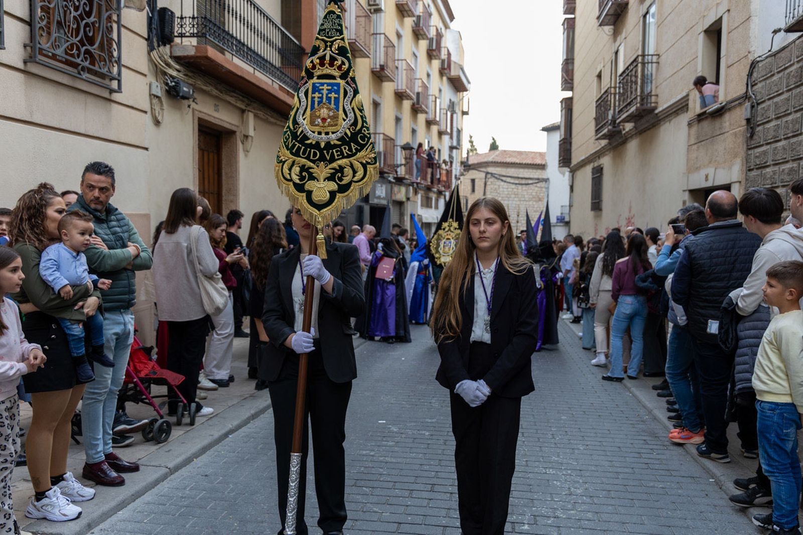 Los jiennenses arropan a las tres cofradías de la tarde en un Domingo de Ramos más caluroso de lo esperado (II)
