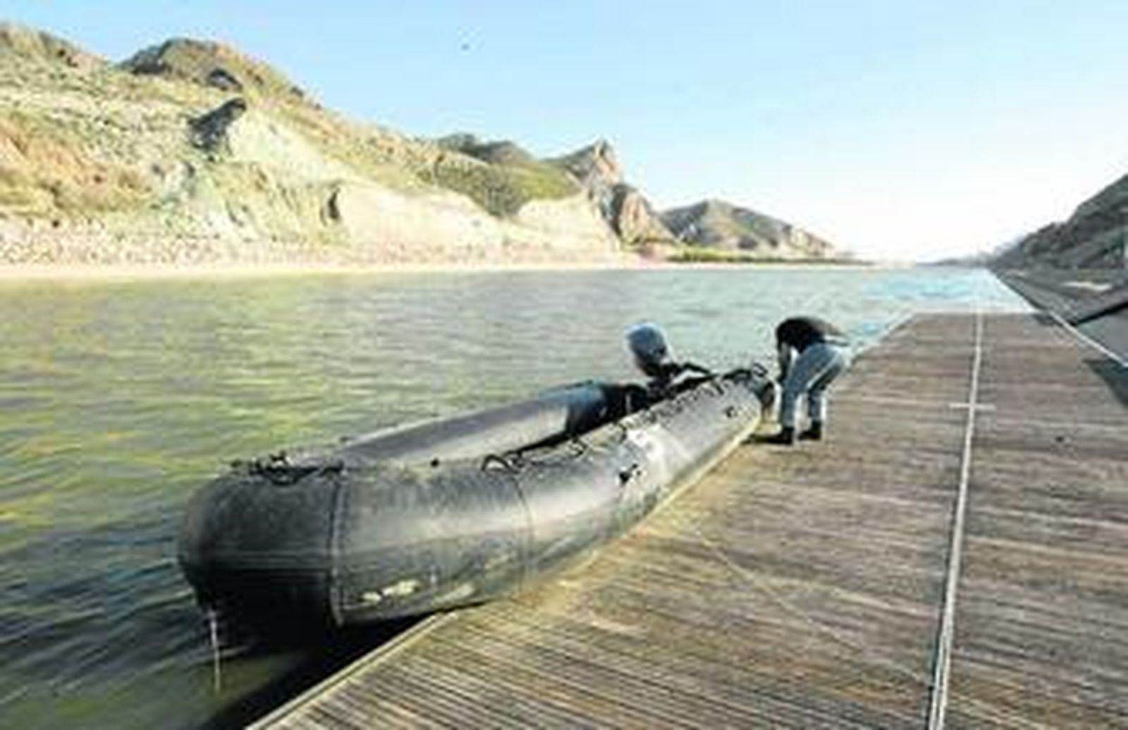 El canal de remo de Cuevas será protagonista de una persecución en lancha.