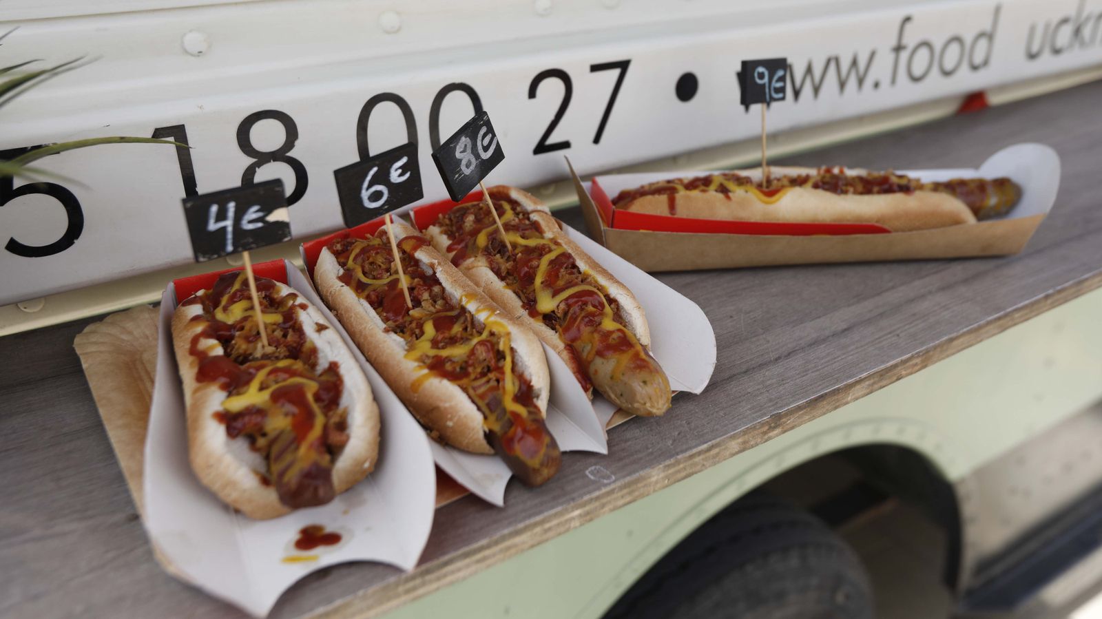 Fotos del festival de foodtrucks y conciertos por el 318 aniversario de San Roque