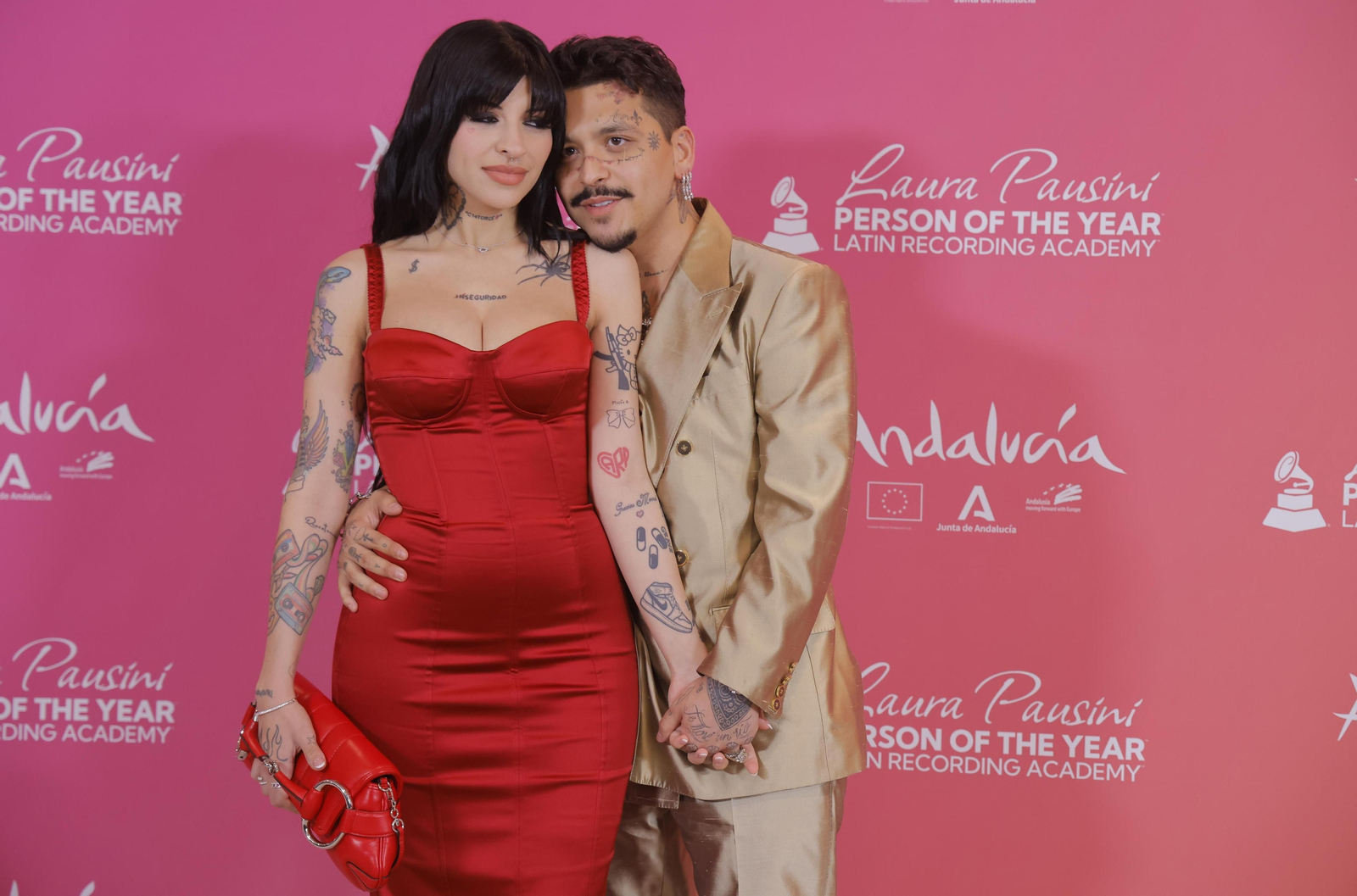 La alfombra roja del homenaje a Laura Pausini en los Grammy Latinos de Sevilla, en imágenes