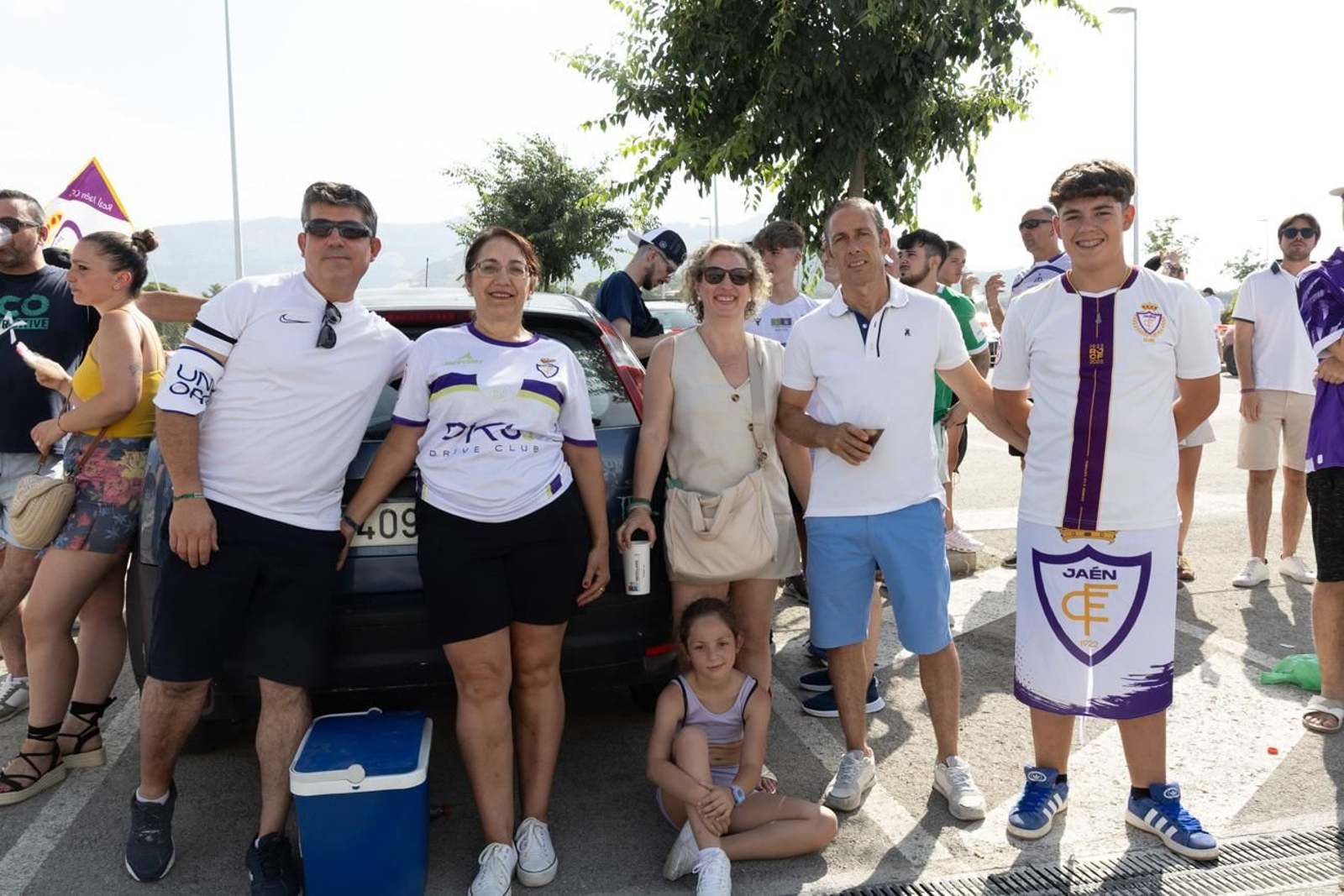 El épico recibimiento de la afición lagarta al Real Jaén, en imágenes
