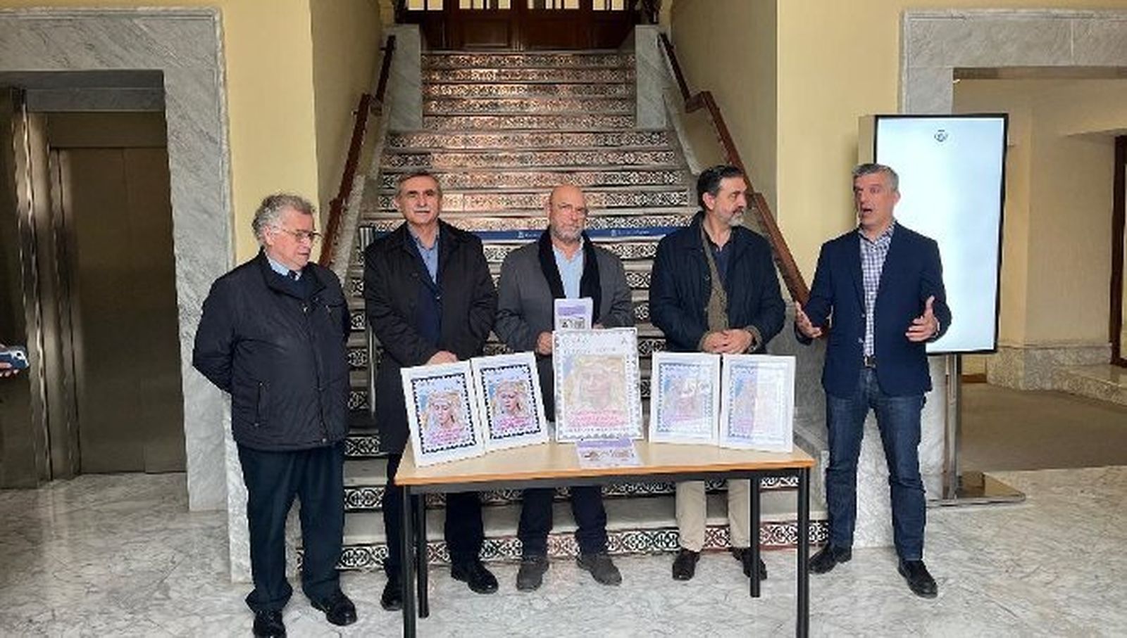 Gabriel Parodi, Juan Antonio Casas, Francisco Velázquez, José María Verdulla y Víctor de la Torre, durante la inauguración de la II Expofil y de coleccionismo ‘Semana Santa 2024’.