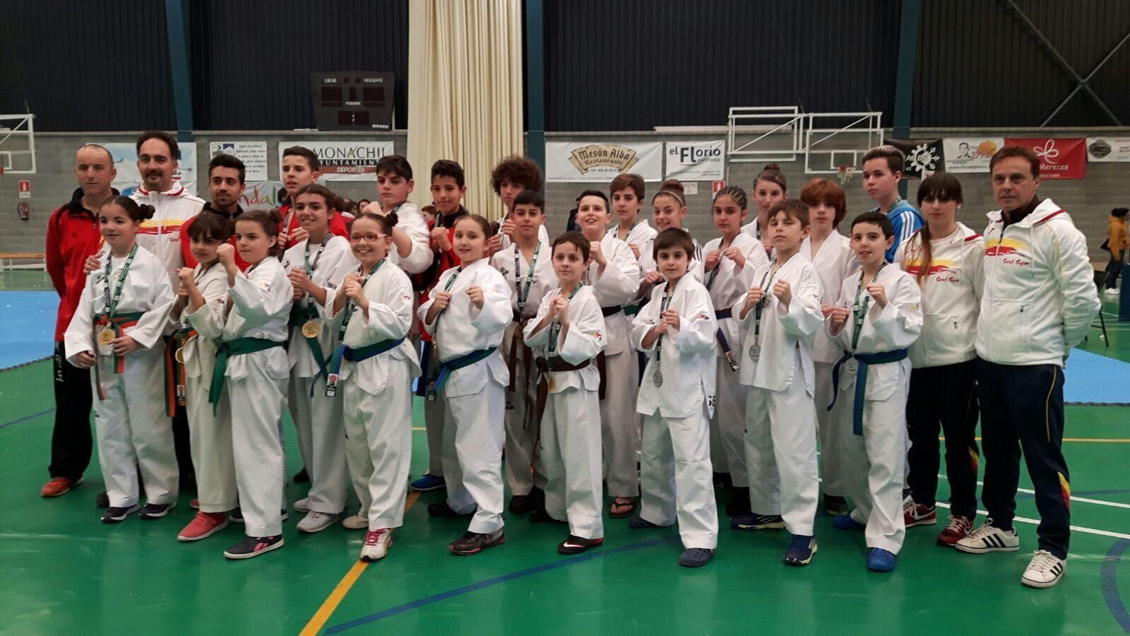 La expedición del Seúl Gym, ayer al completo.