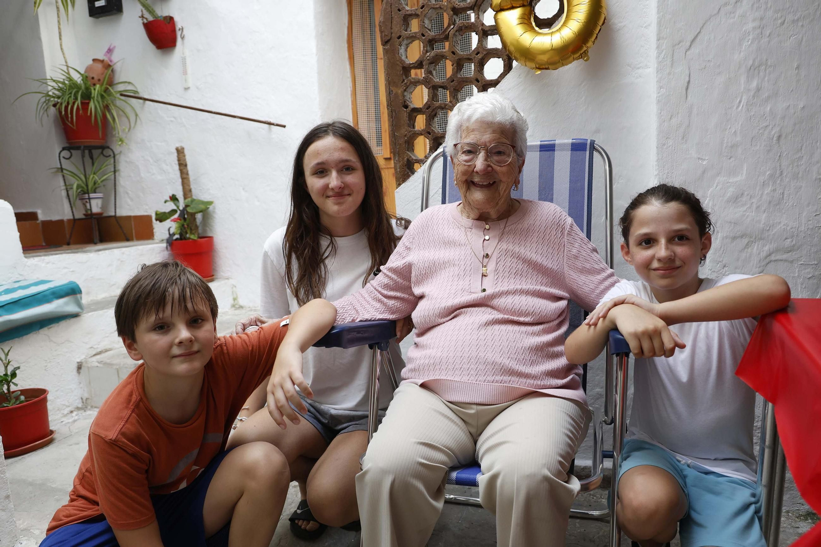 La vecina de Tarifa Juana Medero cumple 100 años rodeada de su familia