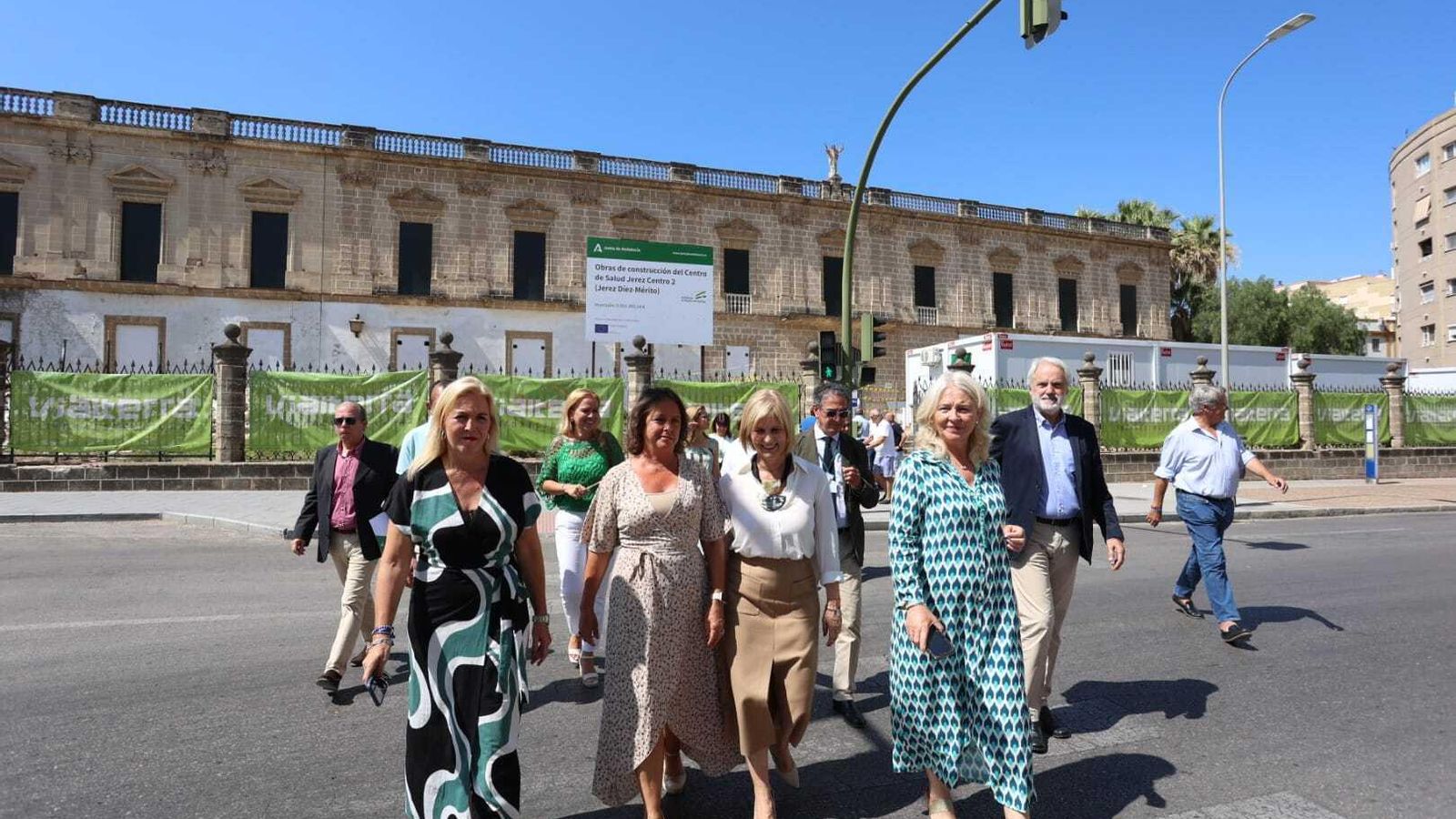 Visita de la consejera de Salud y Consumo de la Junta de Andalucía a las obras del nuevo centro de salud de Madre de Dios.