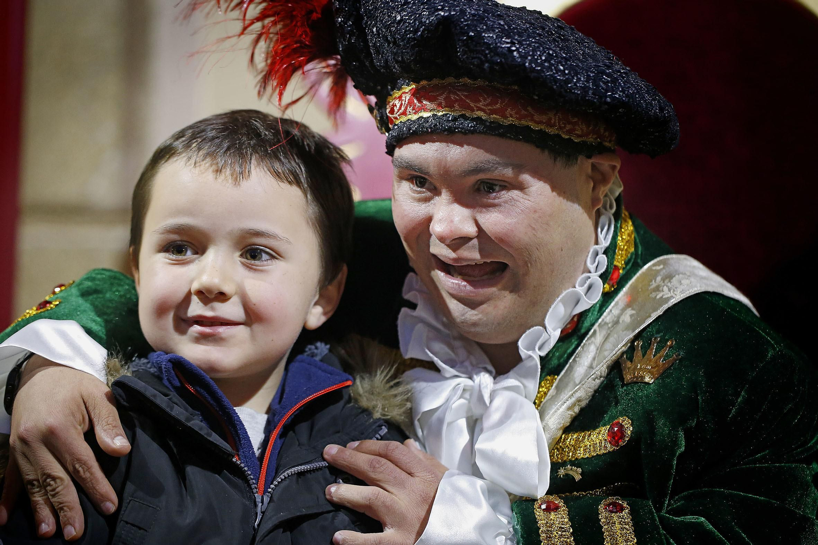 El Cartero Real recoge las cartas de los niños gaditanos para los Reyes Magos